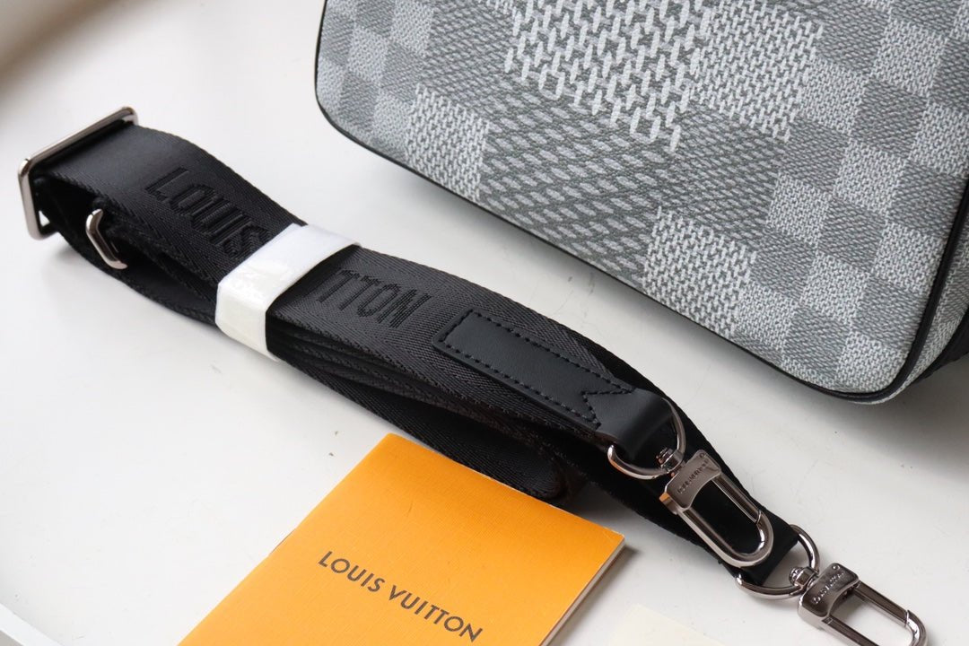 Louis Vuitton N50013 Studio Messenger 24cm