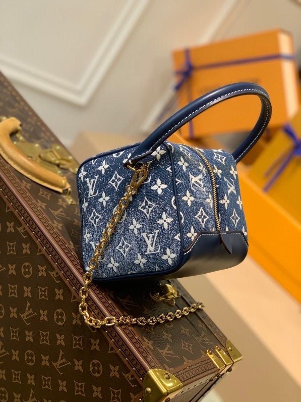 Louis Vuitton Bandoulière M59611 16cm Navy Blue