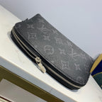 Louis Vuitton Cosmetic Pouch 19cm Black
