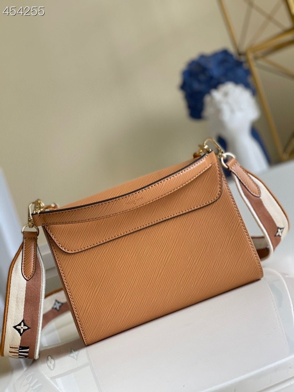 Louis Vuitton Twist MM Bag 23cm Epi Canvas Leather Spring/Summer Collection M57506, Gold Honey