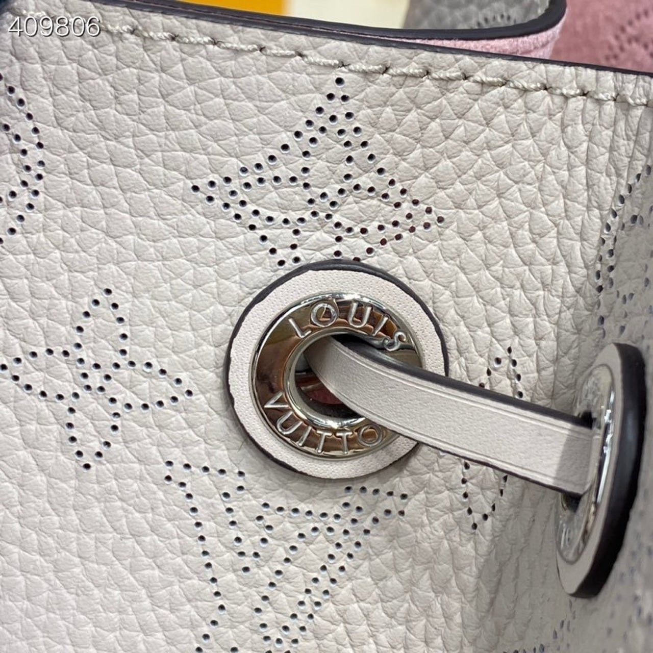 Louis Vuitton Muria Bag 22cm Mahina Calfskin Leather Spring/Summer Collection M57526 Mist