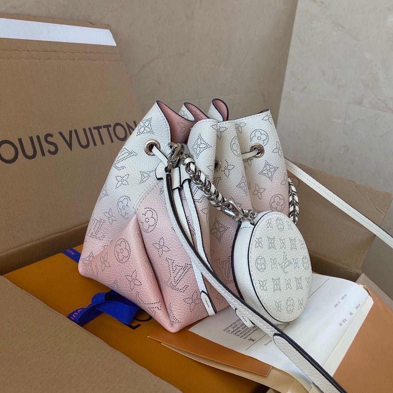 Louis Vuitton Bella Bucket Bag 22cm Mahina Calfskin Leather Spring/Summer Collection M57856 Light Pink