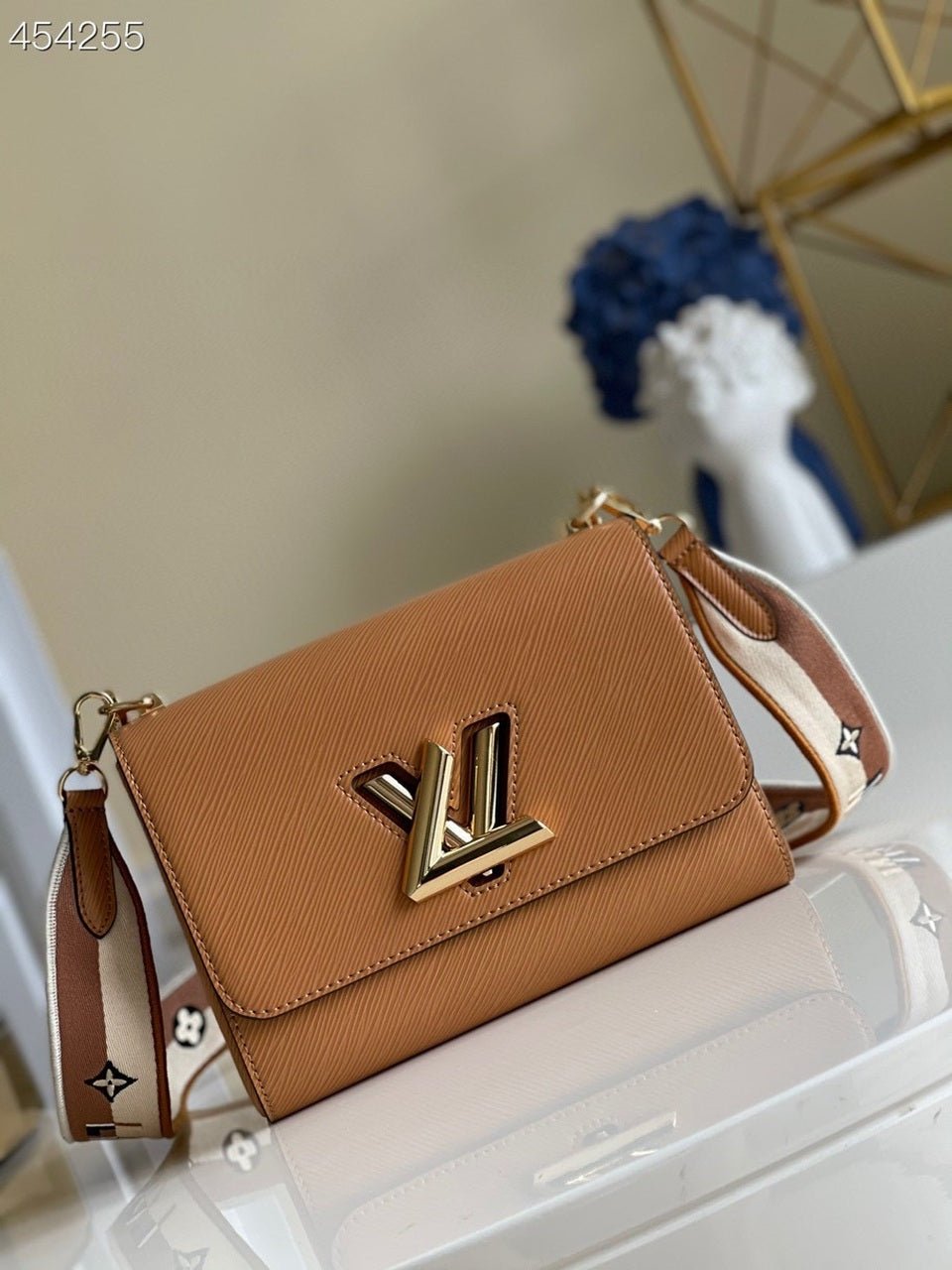 Louis Vuitton Twist MM Bag 23cm Epi Canvas Leather Spring/Summer Collection M57506, Gold Honey