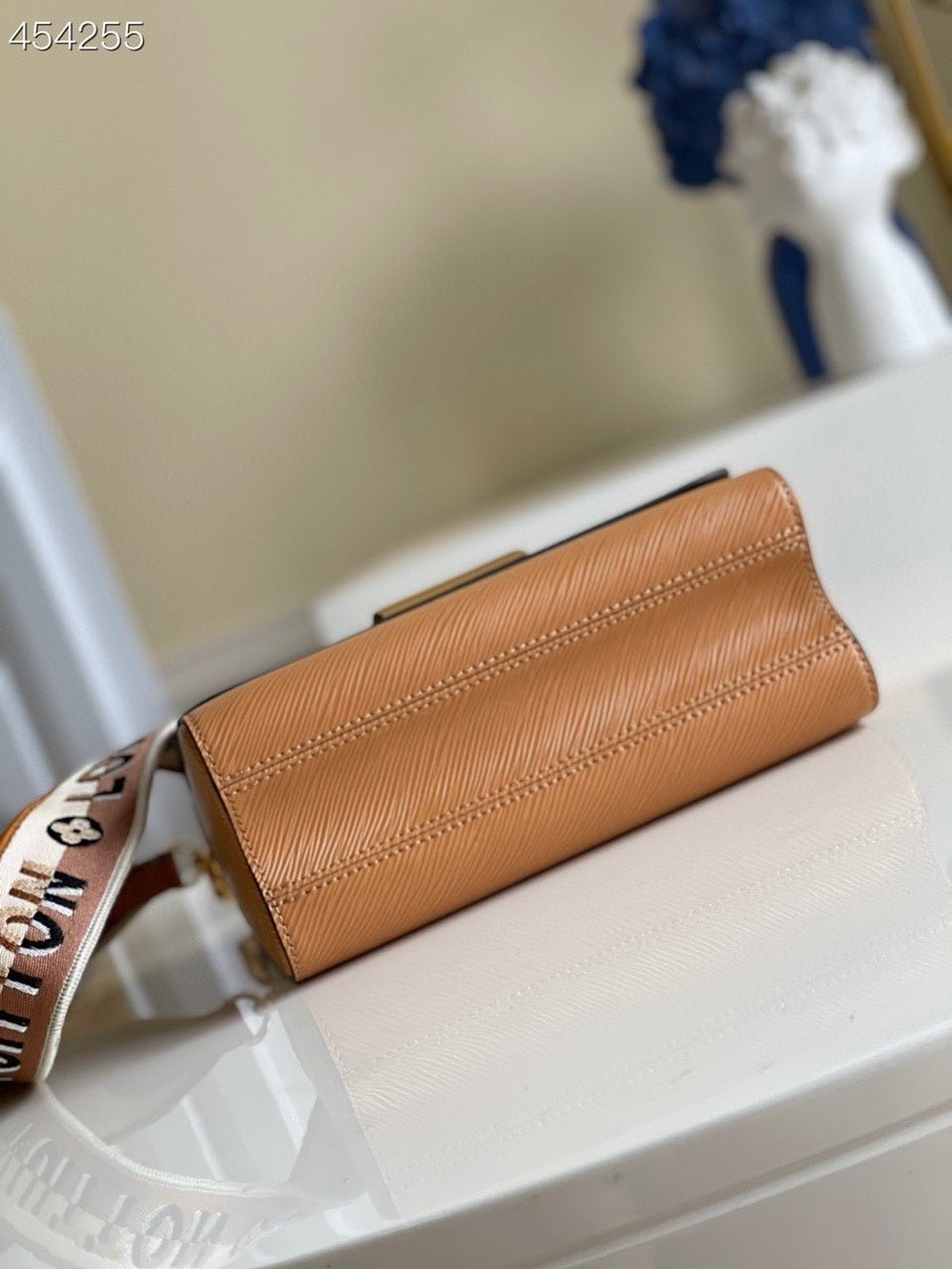 Louis Vuitton Twist MM Bag 23cm Epi Canvas Leather Spring/Summer Collection M57506, Gold Honey