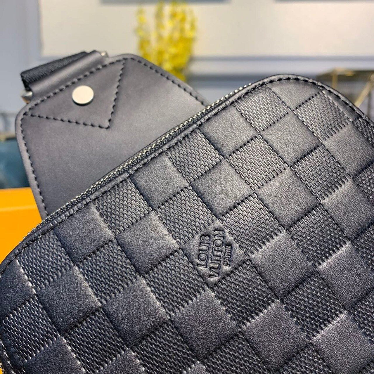 Louis Vuitton Avenue Sling Bag 32cm Damier Infini Canvas Spring/Summer Collection N41720, Black