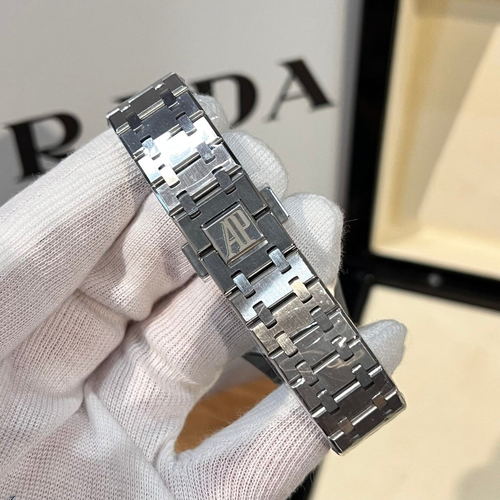 Audemars Piguet Watch Women’s White Dial 33mm
