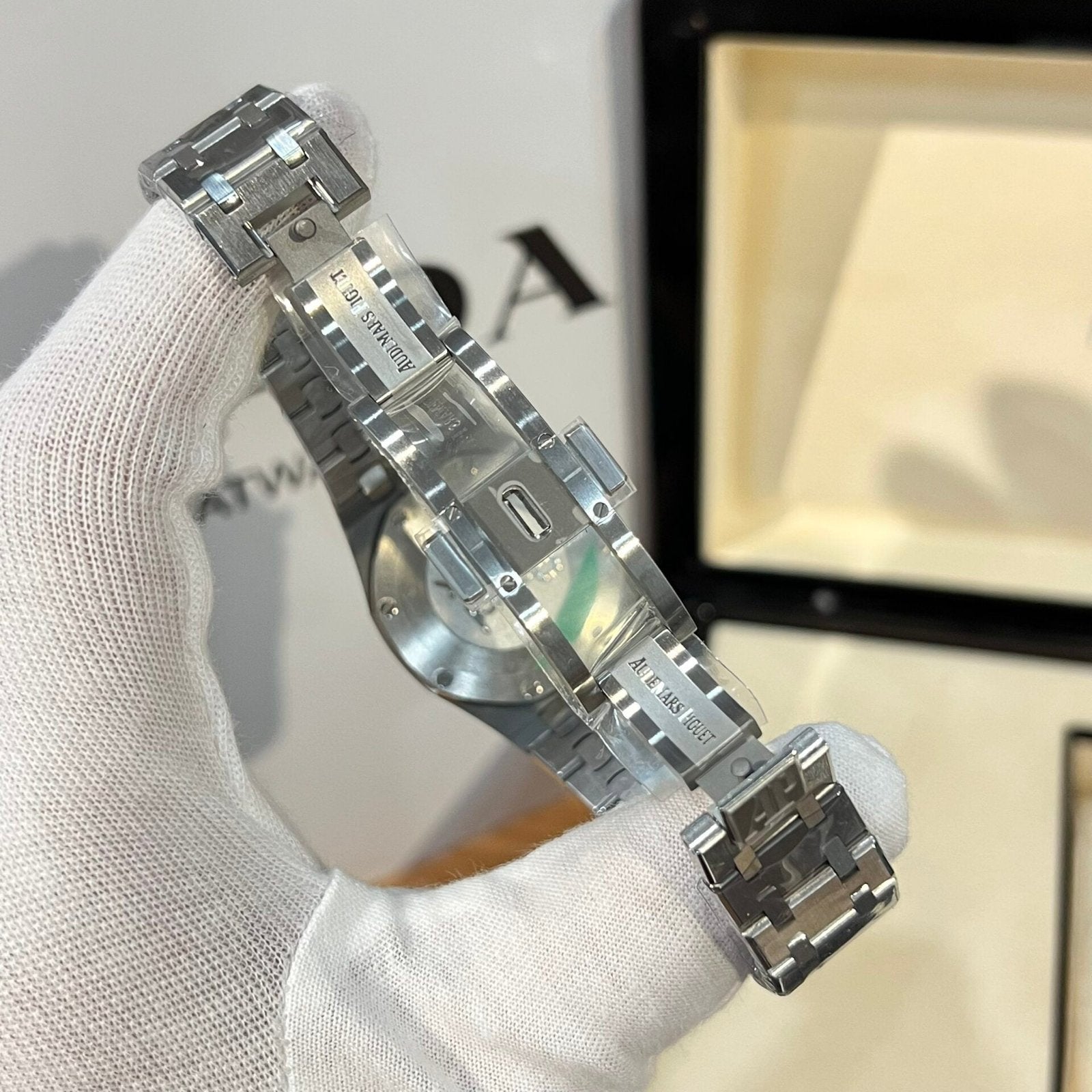 Audemars Piguet Royal Oak Watch With Diamond 33mm