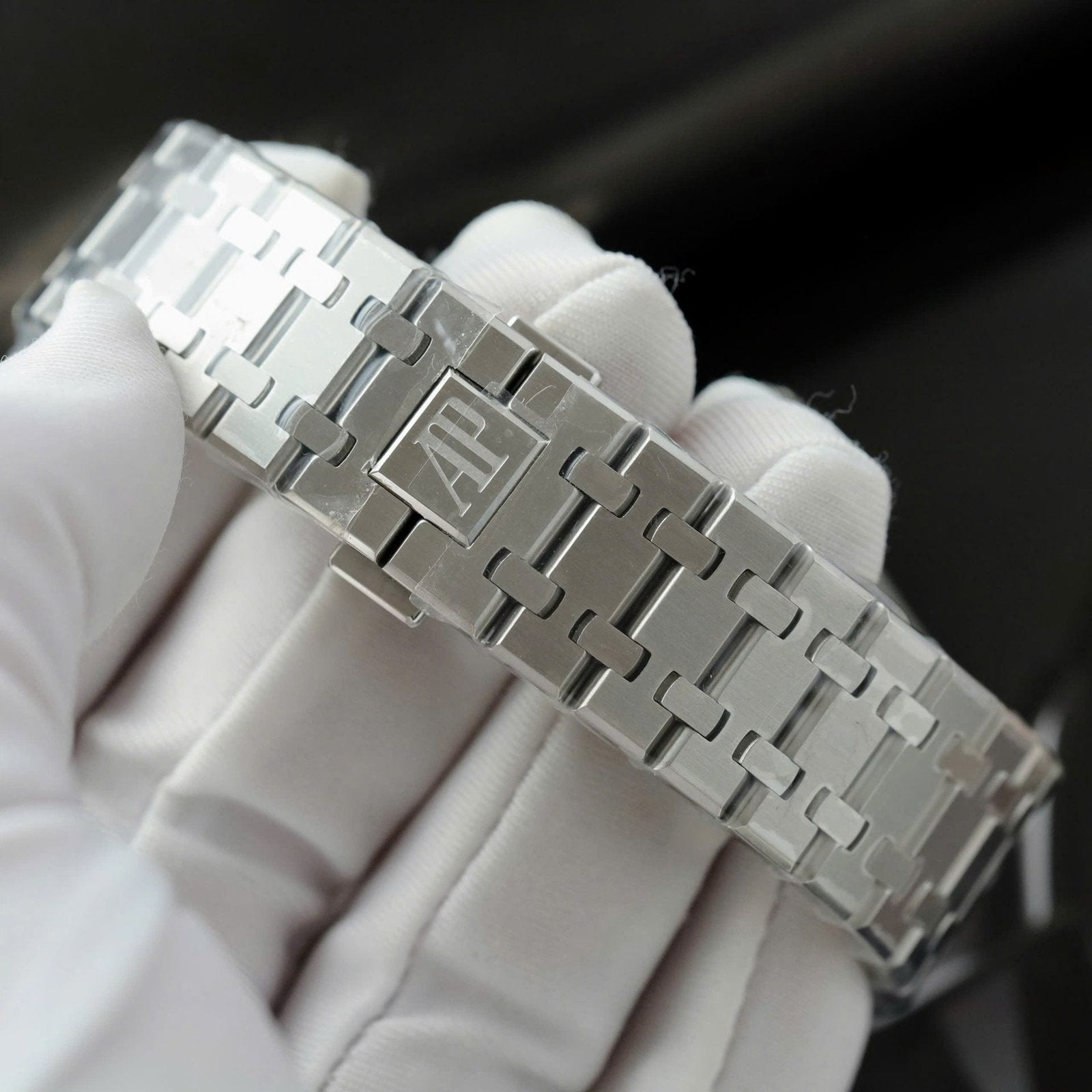 Audemars Piguet 26574 Watch Salmon Dial Metal Wire 41mm