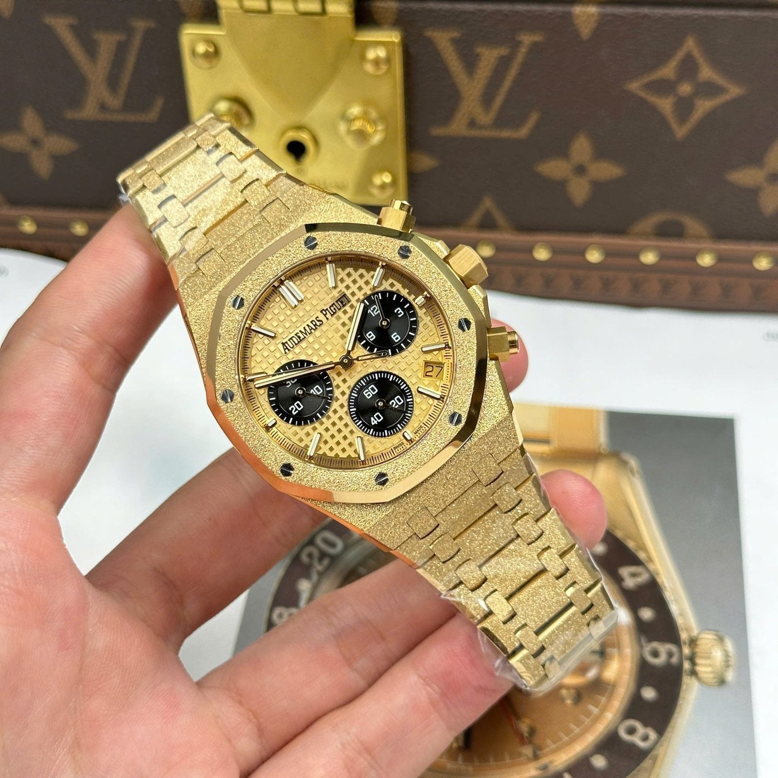 Audemars Piguet Watch Royal Oak Chronograph Frosted Gold 26240 Yellow Dial 41mm