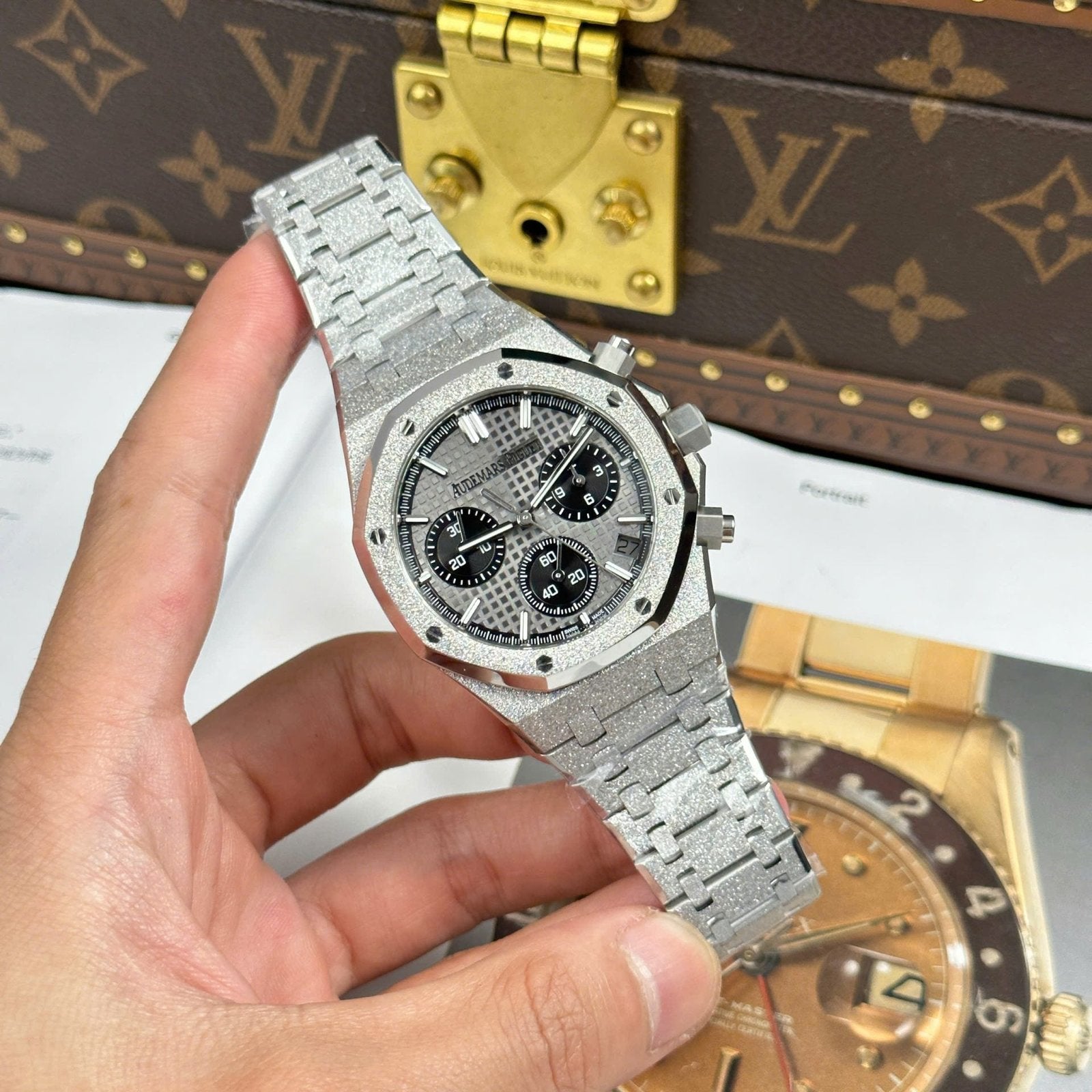Audemars Piguet Watch Royal Oak Chronograph Frosted Gold 26240 Gray Dial 41mm
