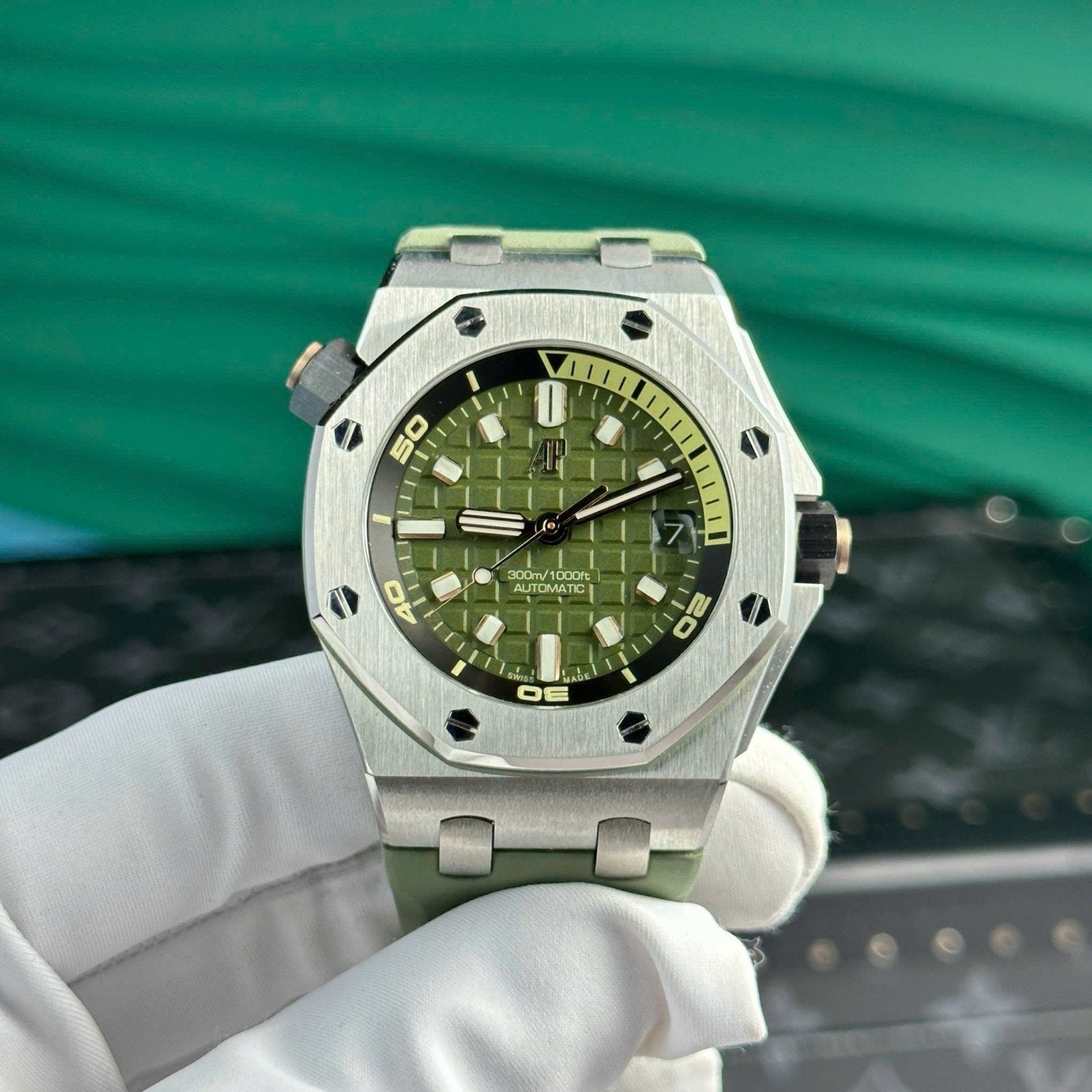 Audemars Piguet Watch Royal Oak Offshore 15720ST Green 42mm