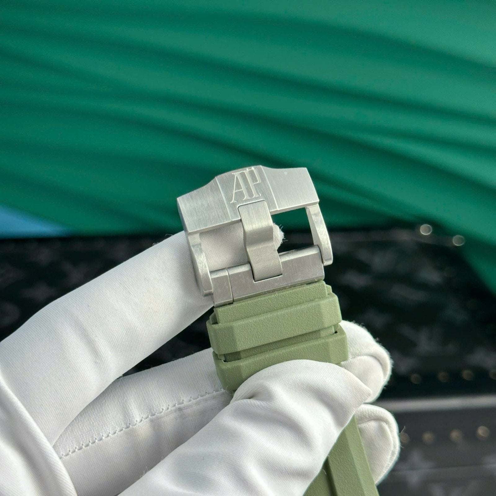 Audemars Piguet Watch Royal Oak Offshore 15720ST Green 42mm