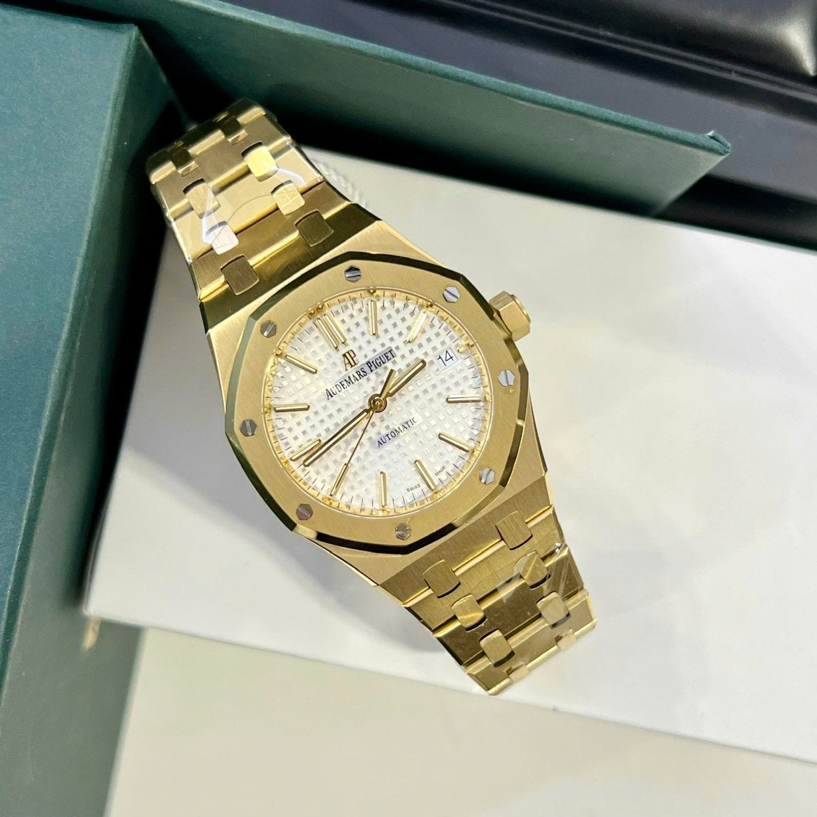 Audemars Piguet Watch Royal Oak 15450 Yellow Gold 37mm