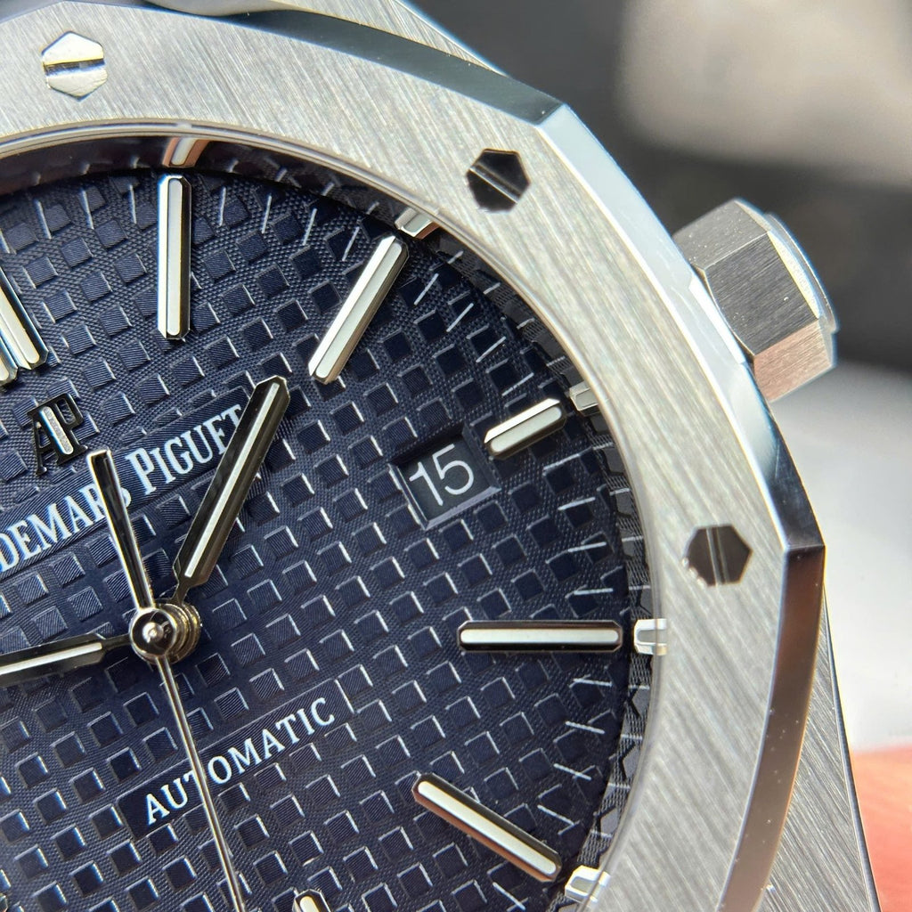 Audemars Piguet Royal Oak 15400ST Watch Blue Dial Metal Wire 41mm