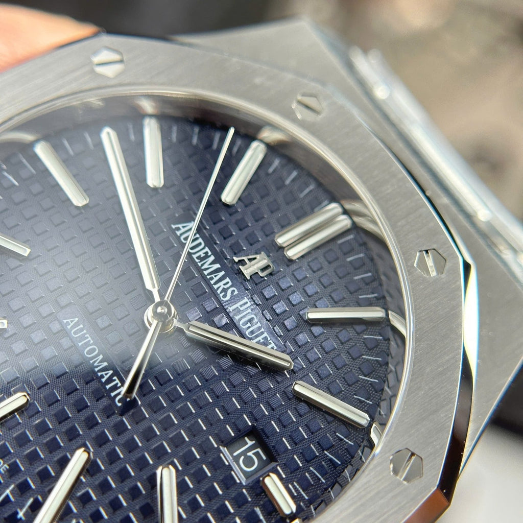 Audemars Piguet Royal Oak 15400ST Watch Blue Dial Metal Wire 41mm