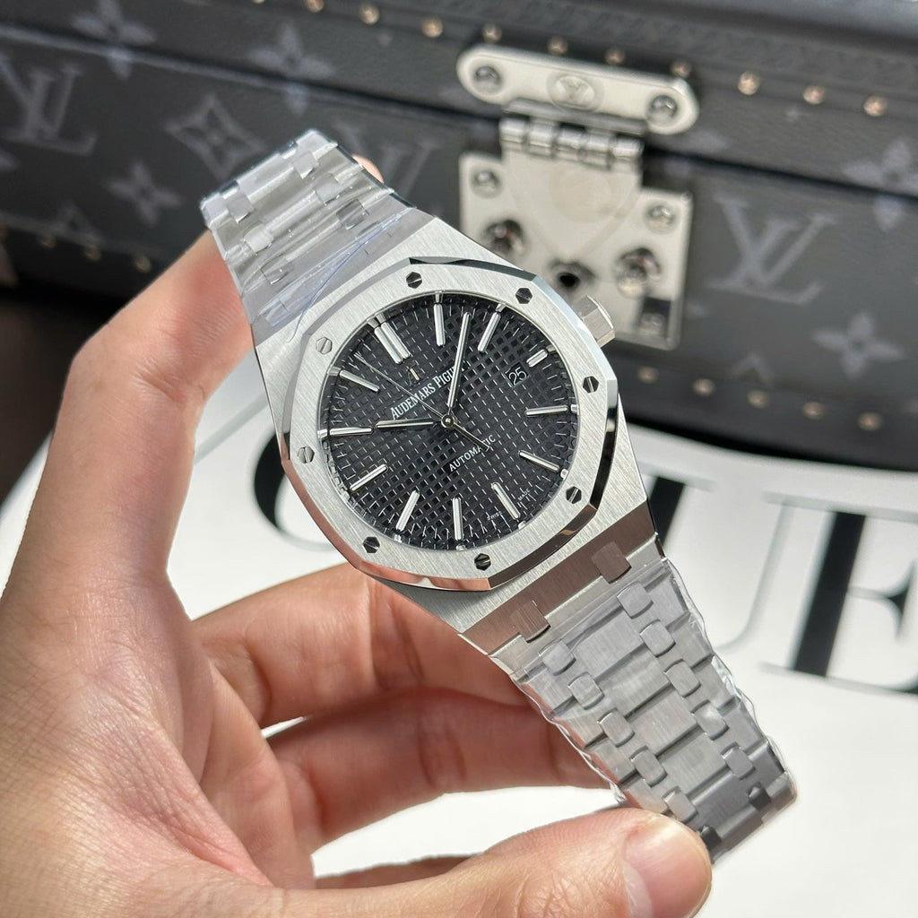 Audemars Piguet Royal Oak 15400ST Watch Black Dial Metal Wire 41mm