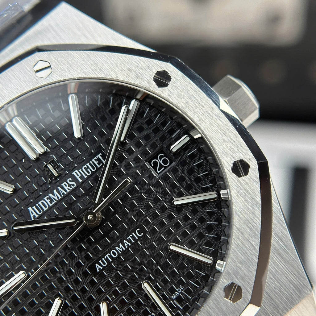 Audemars Piguet Royal Oak 15400ST Watch Black Dial Metal Wire 41mm