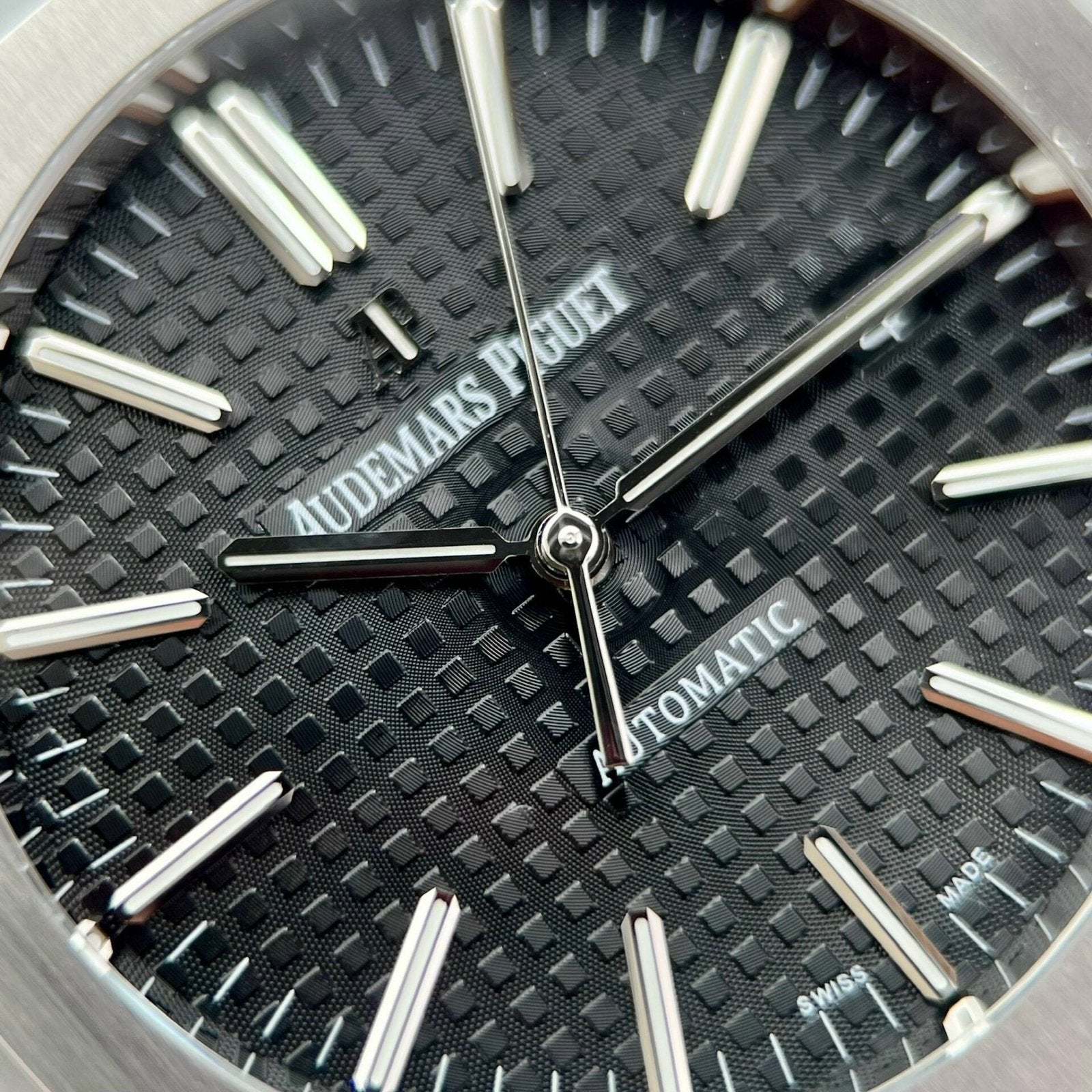 Audemars Piguet Watch Royal Oak 15400ST Black Dial Rubber Strap 41mm