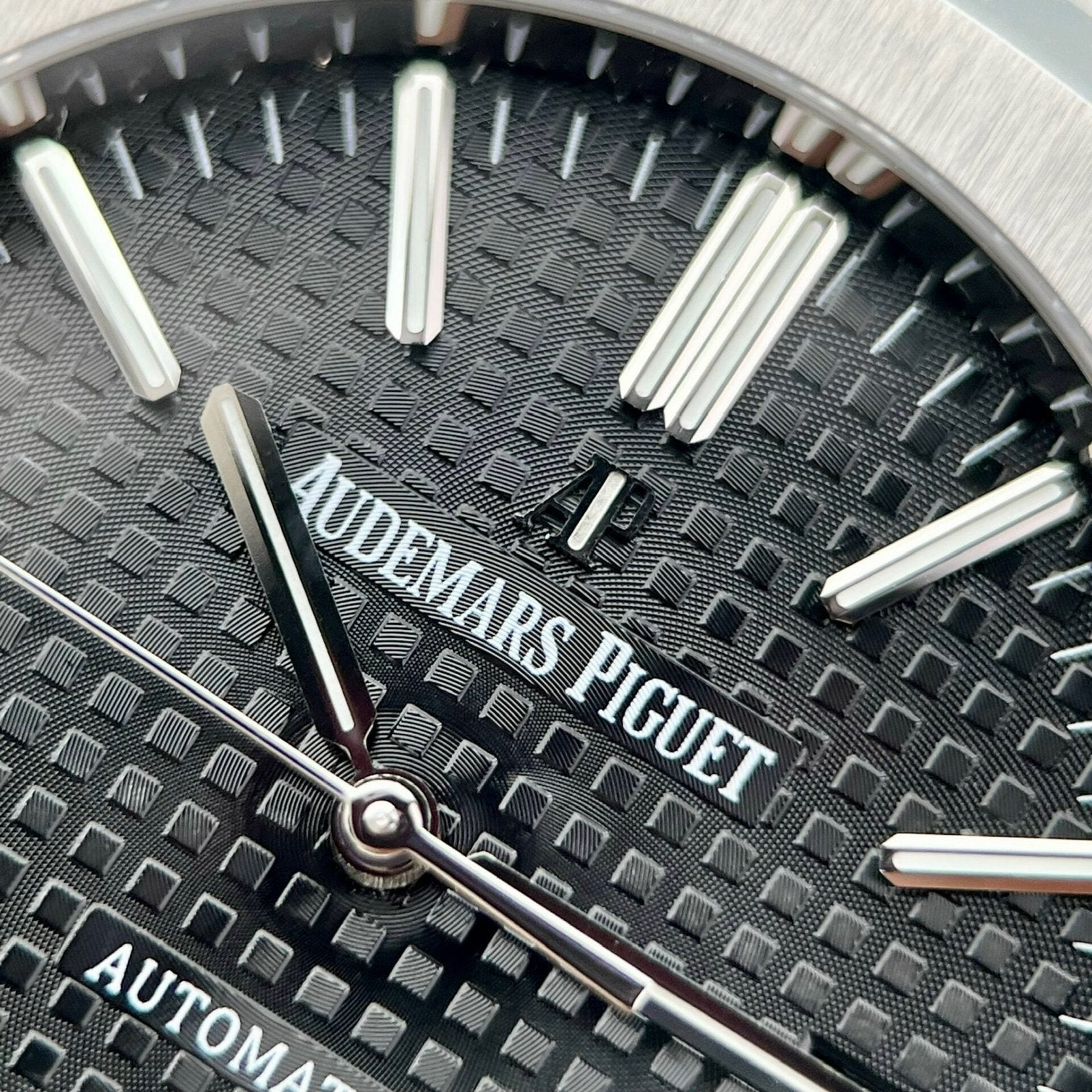 Audemars Piguet Watch Royal Oak 15400ST Black Dial Rubber Strap 41mm