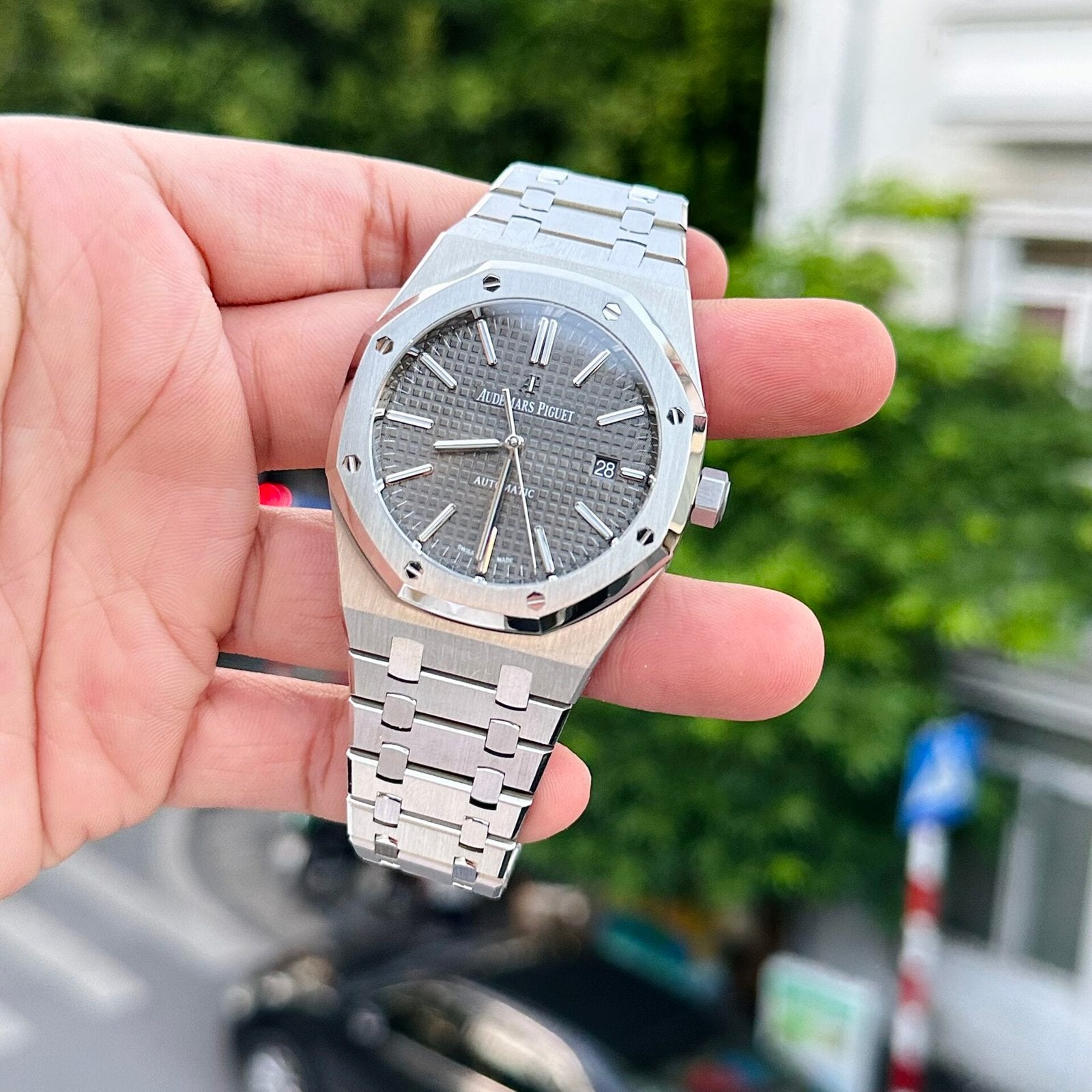 Audemars Piguet Royal Oak 15400ST Watch Grey Dial 41mm