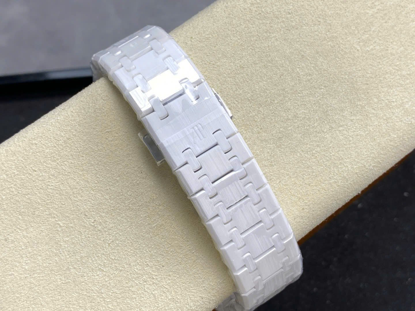 Audemars Piguet Royal Oak 15500 Watch White Ceramic 41mm