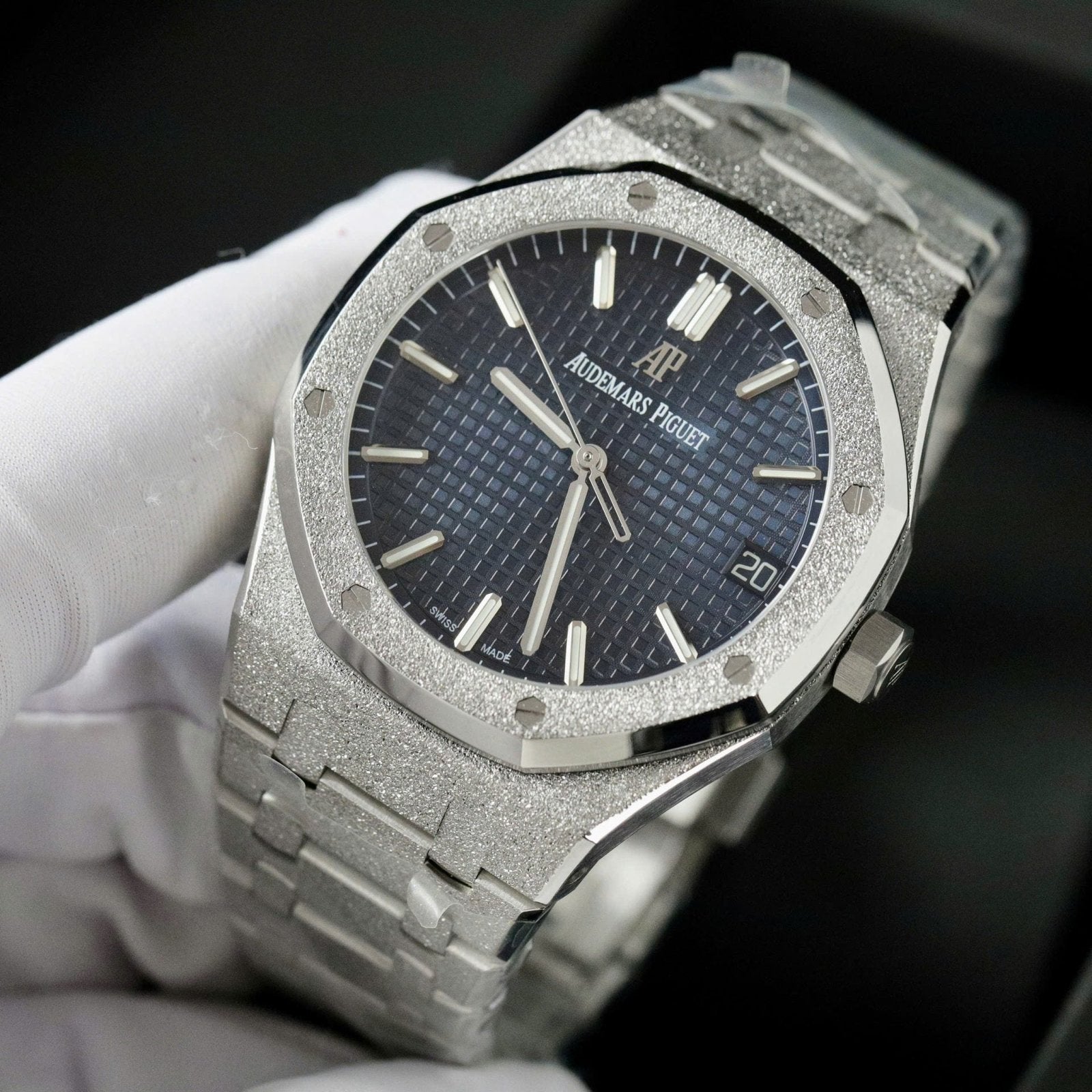 Audemars Piguet Royal Oak 15500ST Frosted Gold Watch Dial Blue 41mm