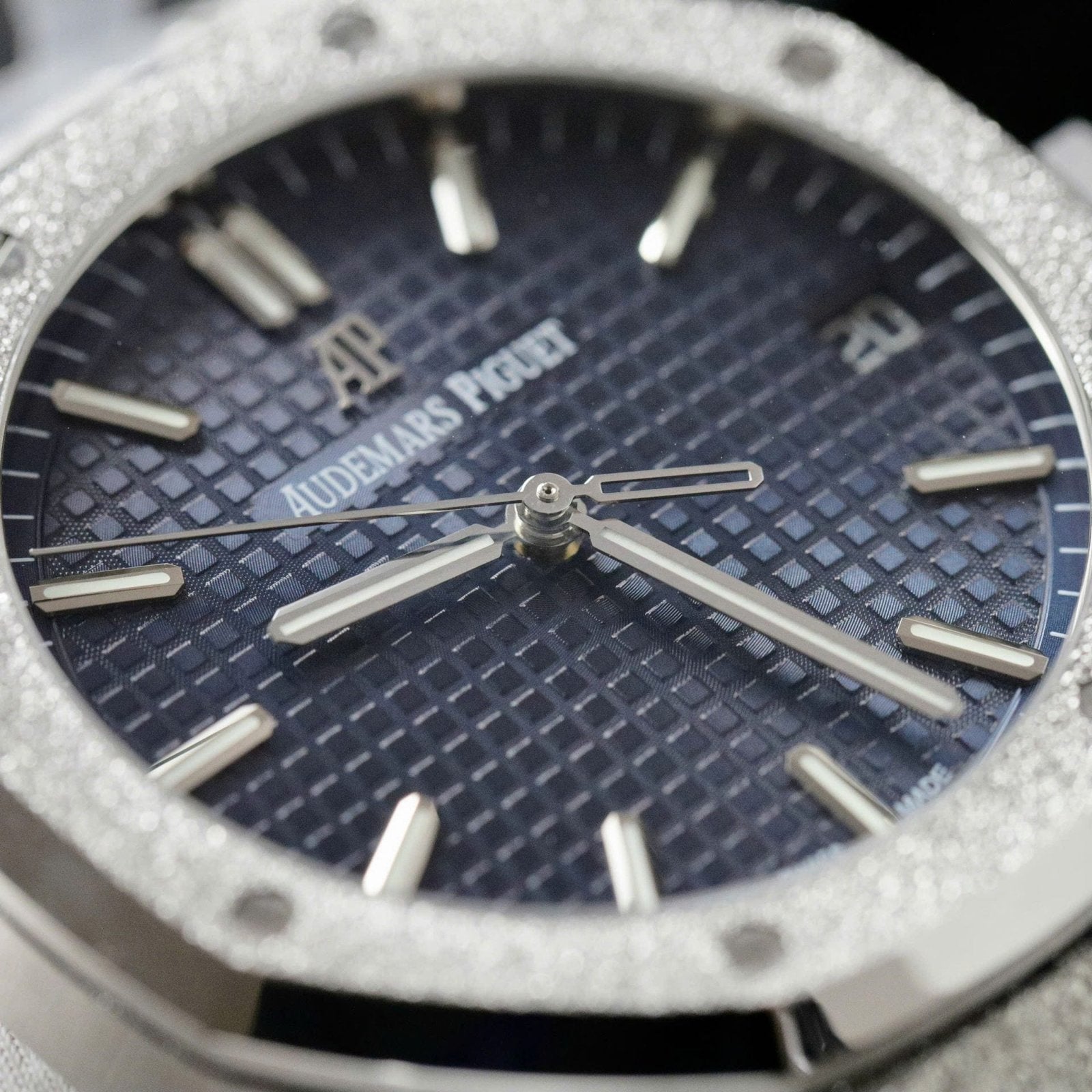 Audemars Piguet Royal Oak 15500ST Frosted Gold Watch Dial Blue 41mm