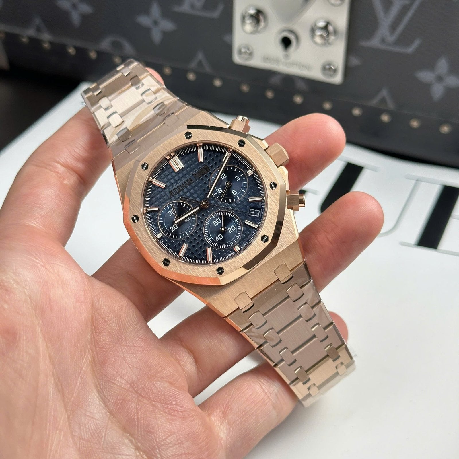 Audemars Piguet Royal Oak 26240 Rose Gold Watch Dial Blue 41mm