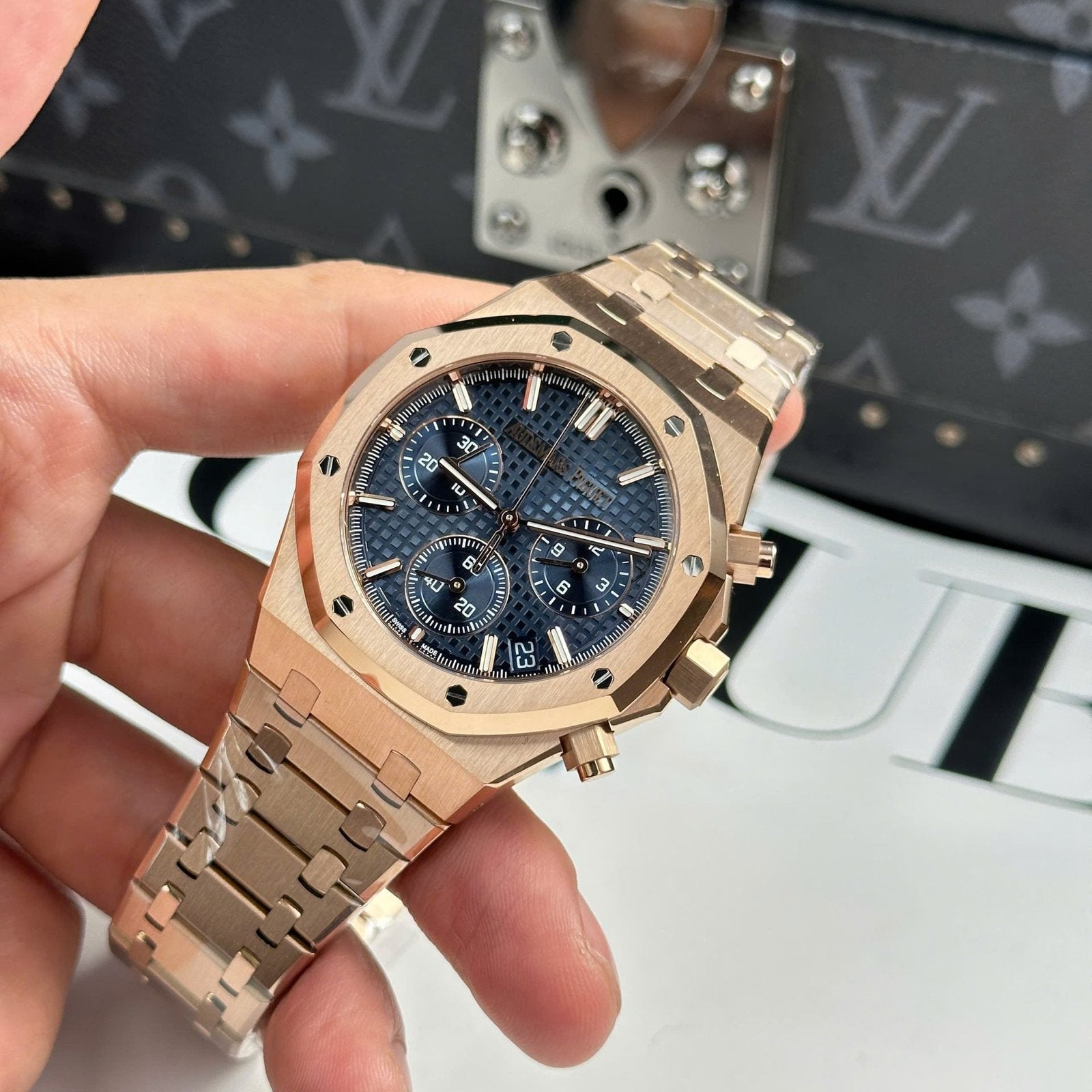 Audemars Piguet Royal Oak 26240 Rose Gold Watch Dial Blue 41mm