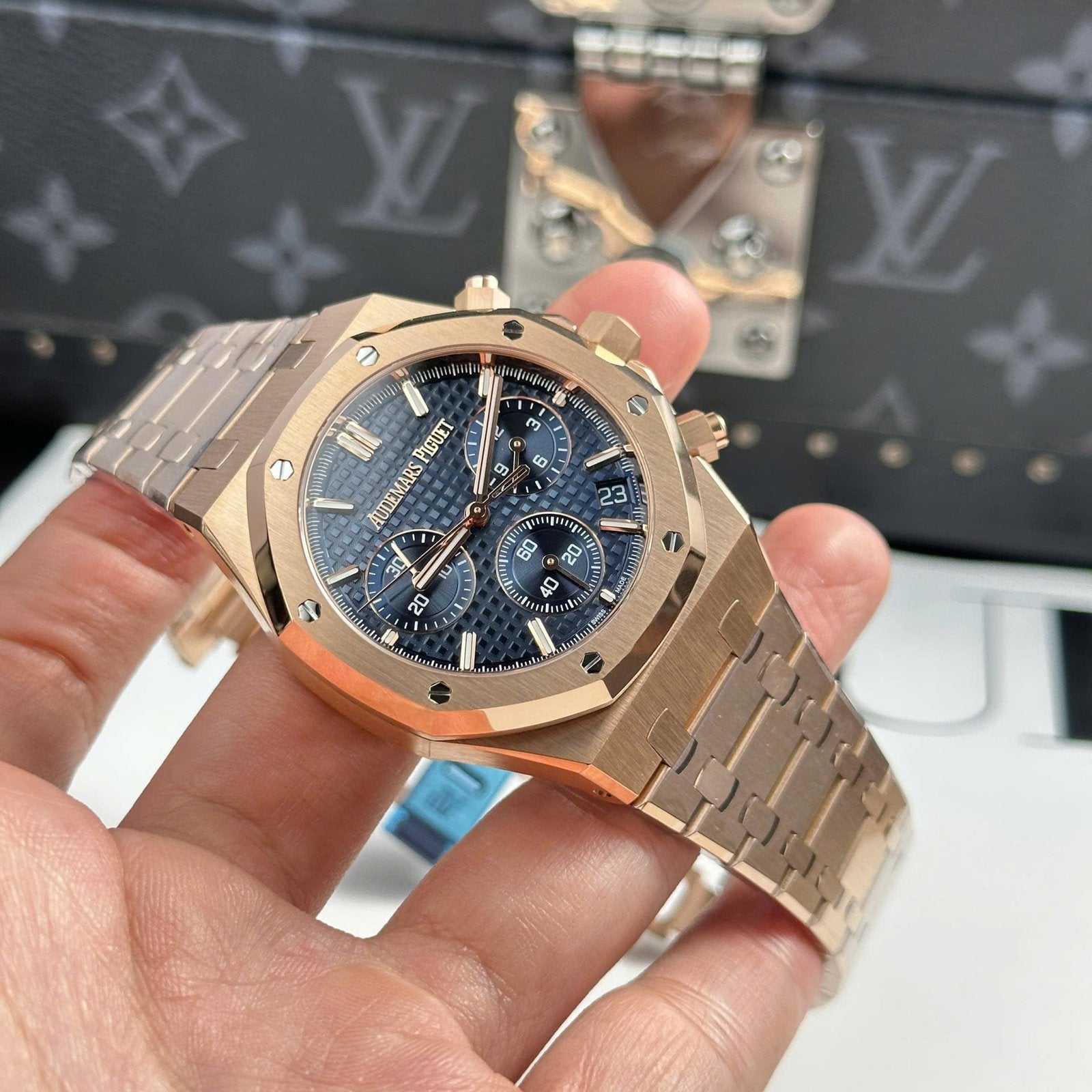 Audemars Piguet Royal Oak 26240 Rose Gold Watch Dial Blue 41mm