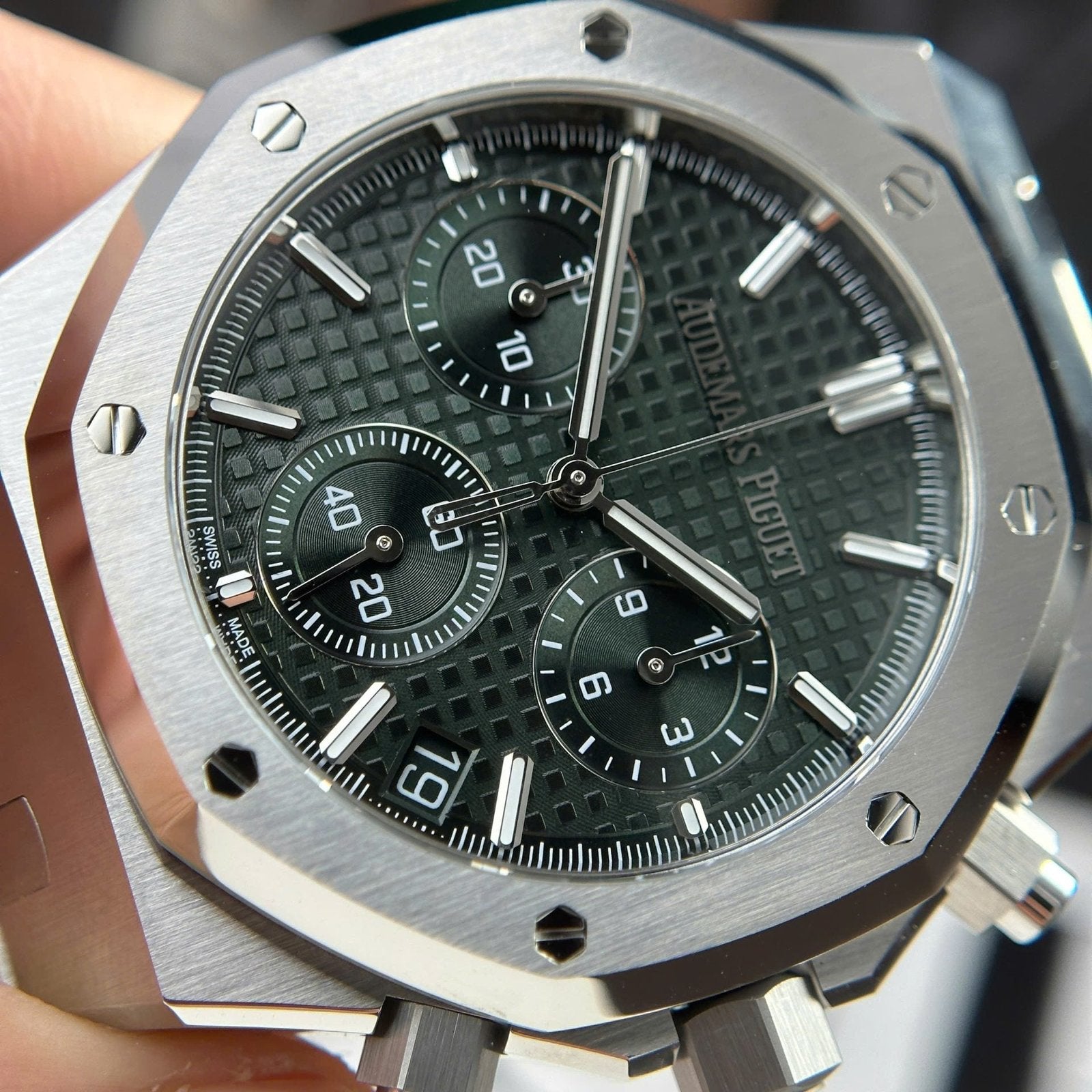 Audemars Piguet Royal Oak 26240ST Watch Green Dial 41mm