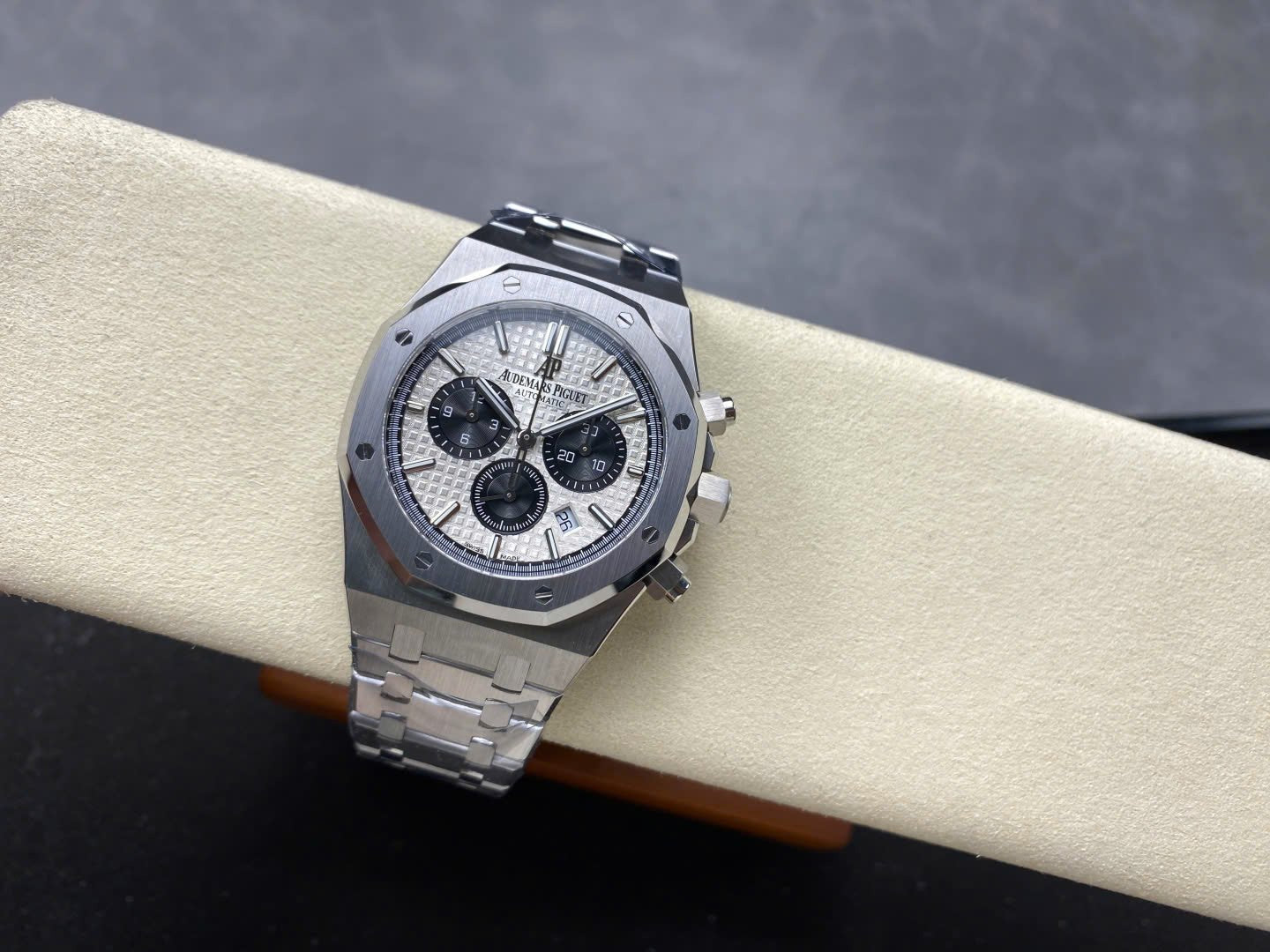 Audemars Piguet Watch Royal Oak 26331 Chronograph Dial White 41mm
