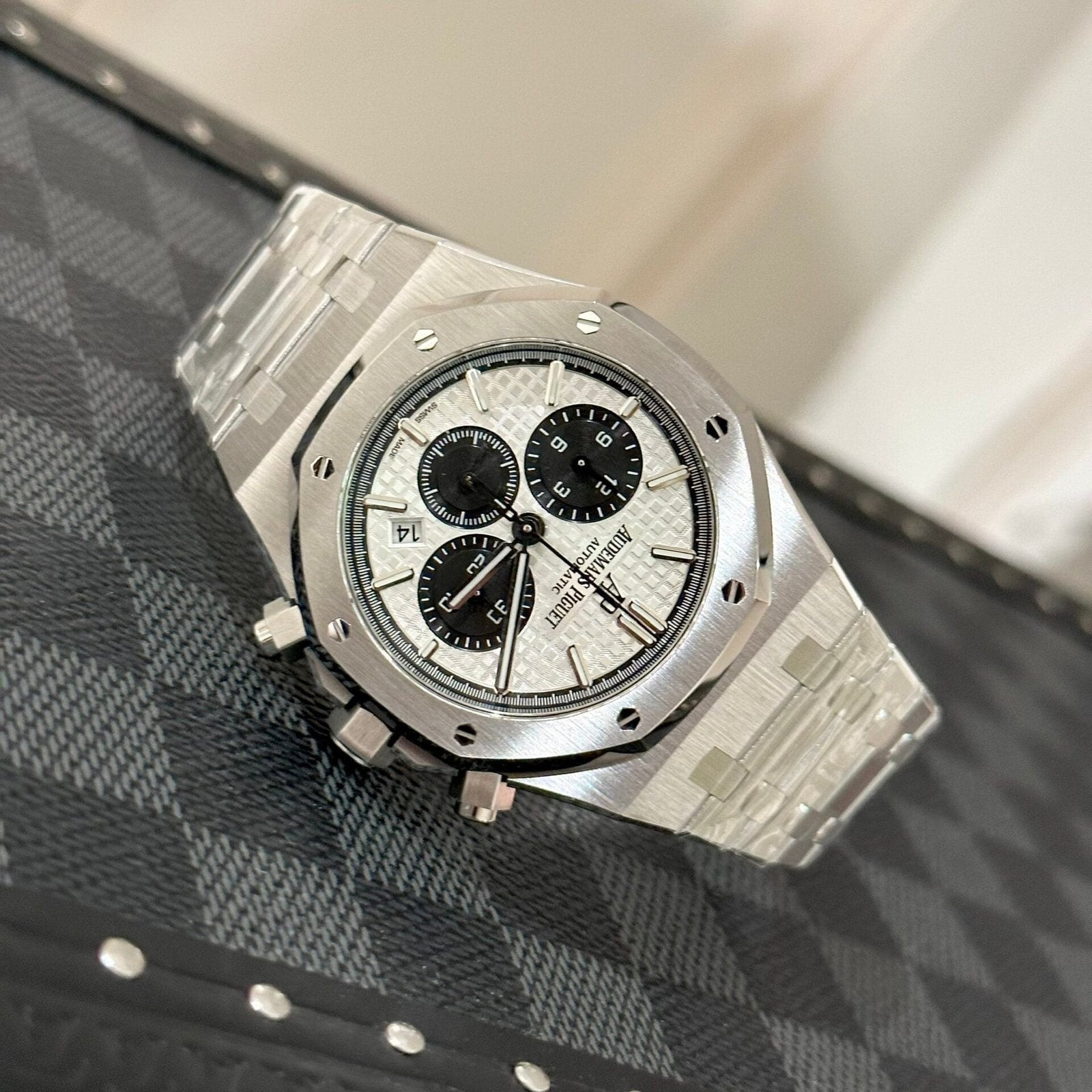 Audemars Piguet Royal Oak 26331ST Watch White Dial 41mm