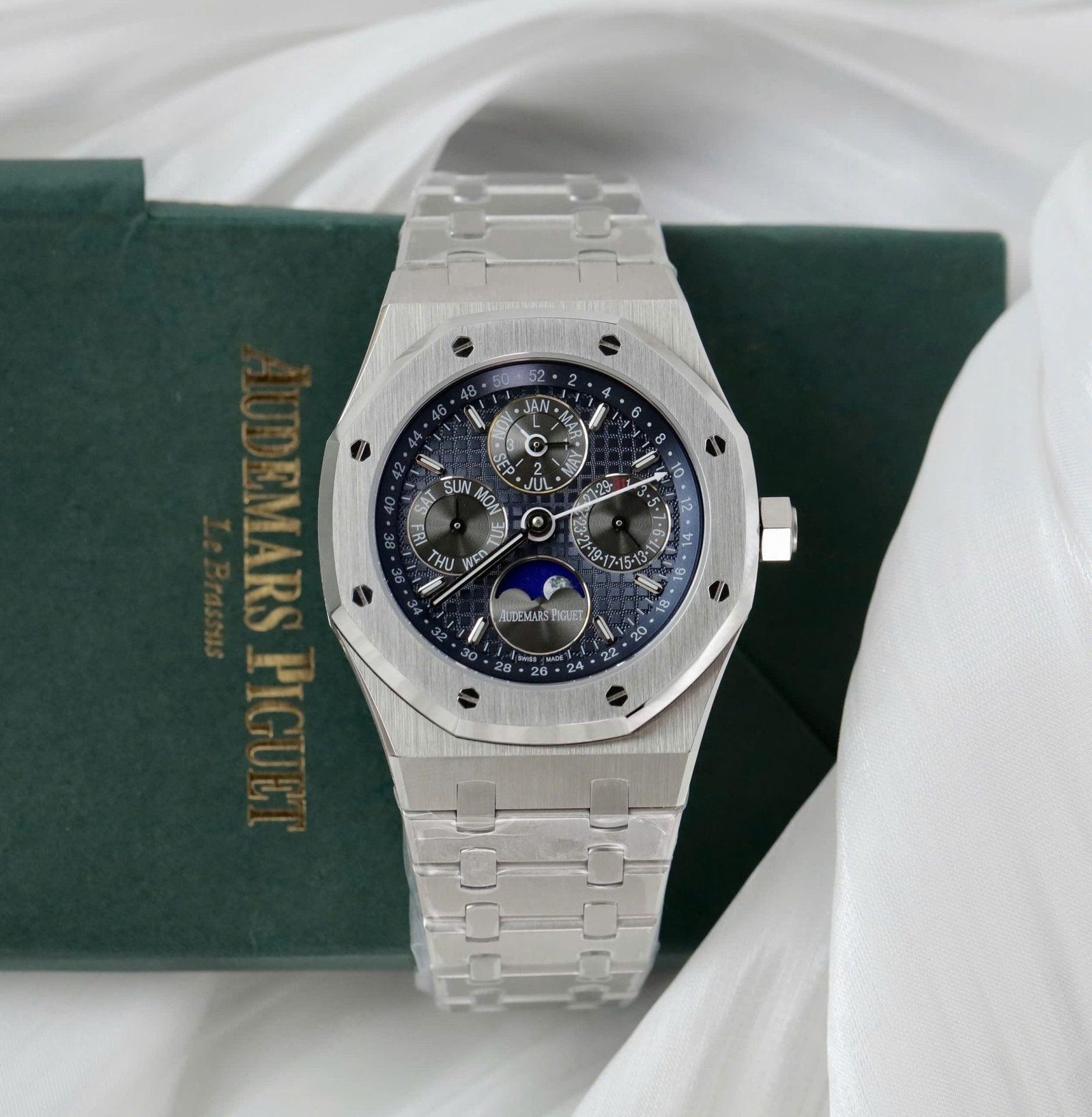 Audemars Piguet Royal Oak 26574TI Watch Blue Dial Metal Wire 41mm