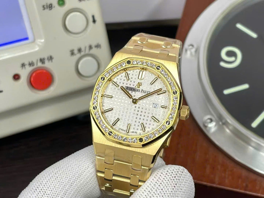 Audemars Piguet Watch Royal Oak 67651OR Automatic Swiss Movement 34mm