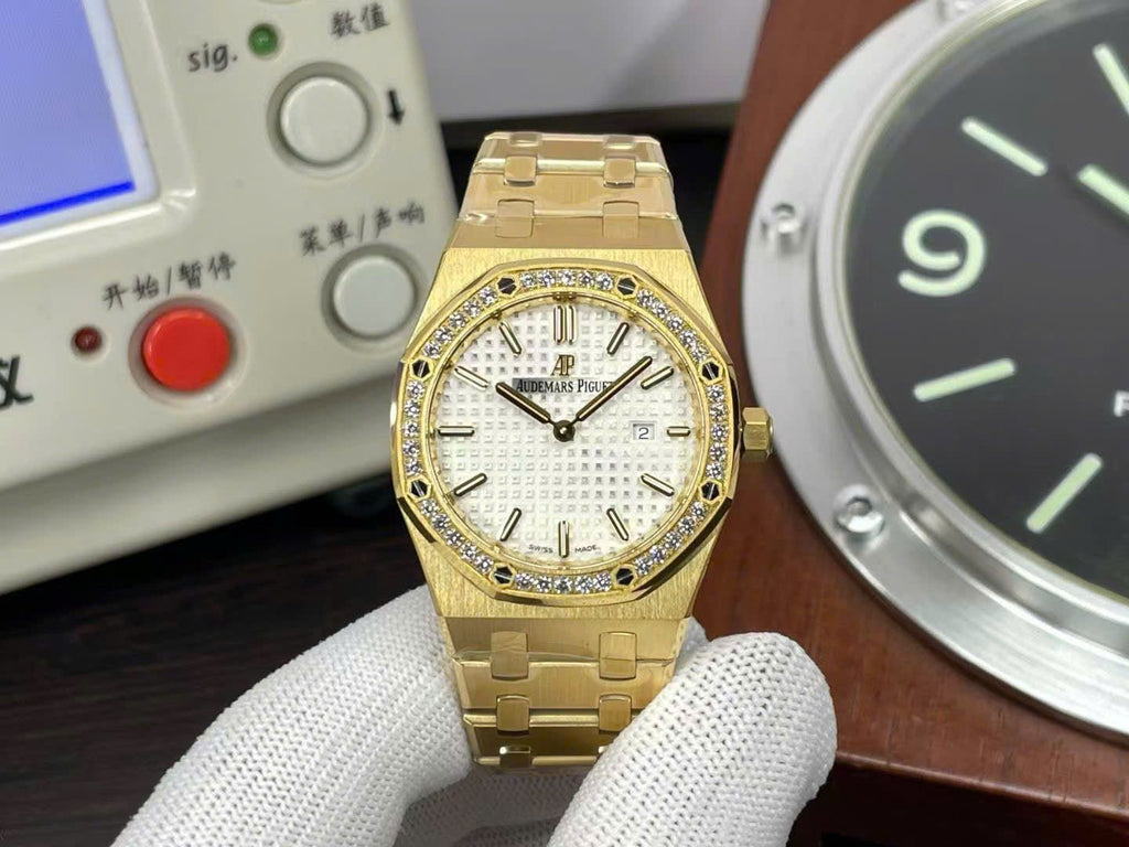 Audemars Piguet Watch Royal Oak 67651OR Automatic Swiss Movement 34mm