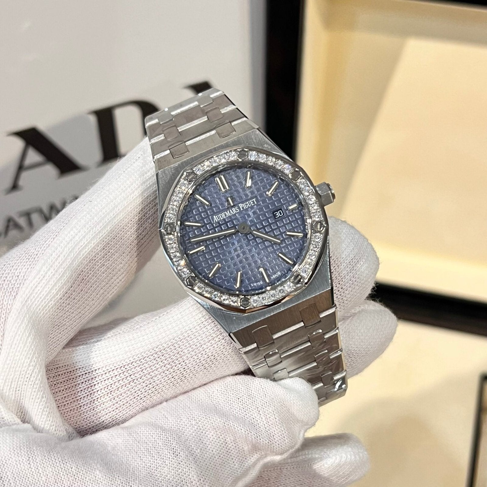 Audemars Piguet Royal Oak Watch With Diamond 33mm