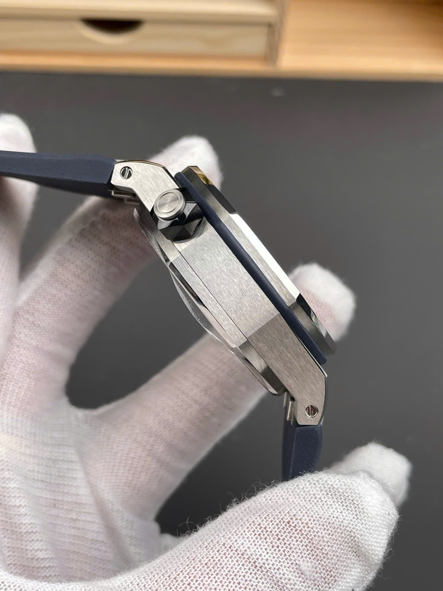 Audemars Piguet Watch Royal Oak Offshore 15720ST Blue Rubber Strap 42mm