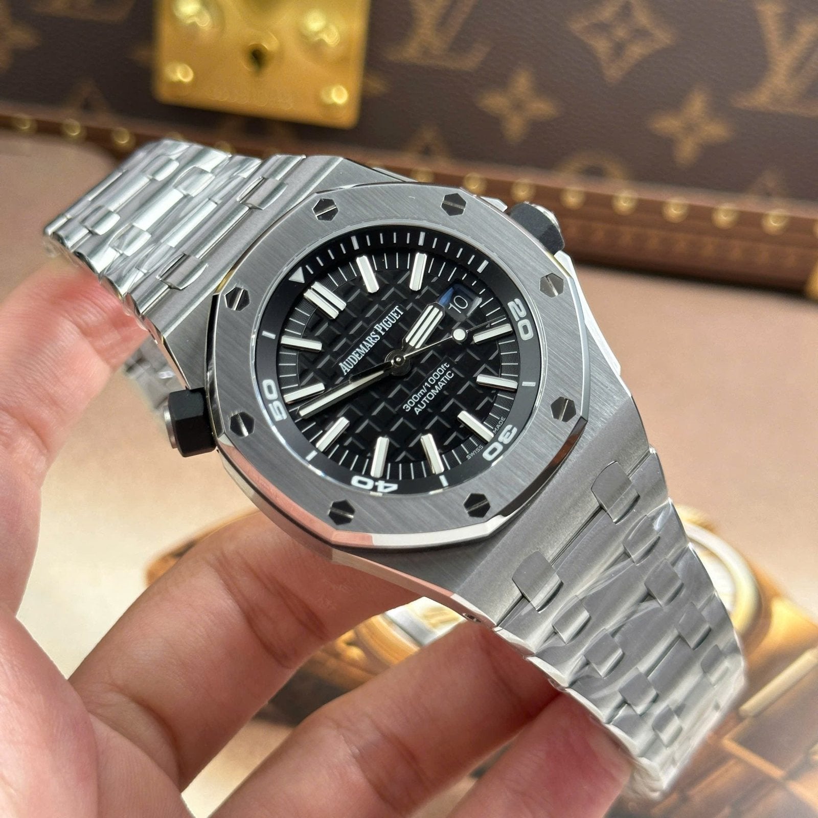 Audemars Piguet Royal Oak Offshore Diver 15710 Watch Black Dial Metal Wire 42mm