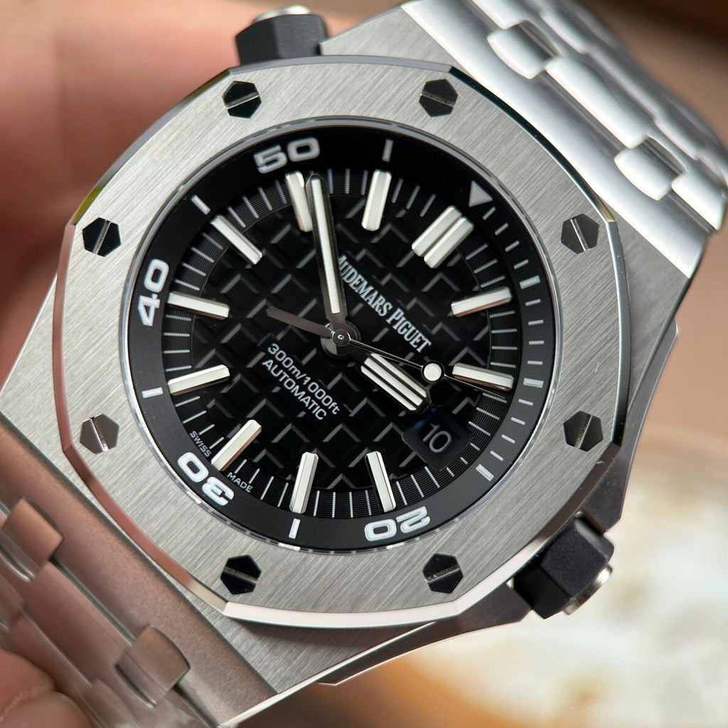 Audemars Piguet Royal Oak Offshore Diver 15710 Watch Black Dial Metal Wire 42mm