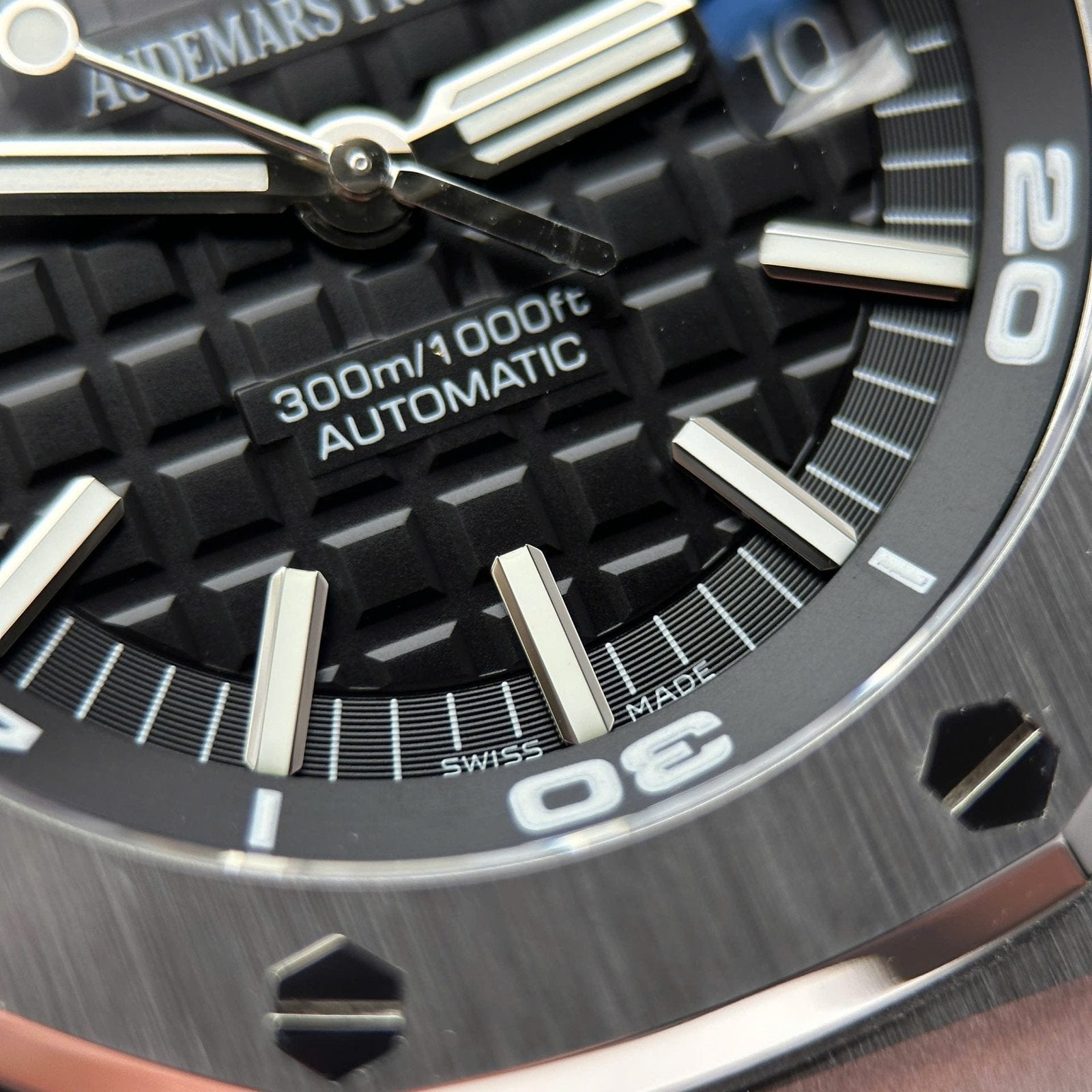 Audemars Piguet Royal Oak Offshore Diver 15710 Watch Black Dial Metal Wire 42mm