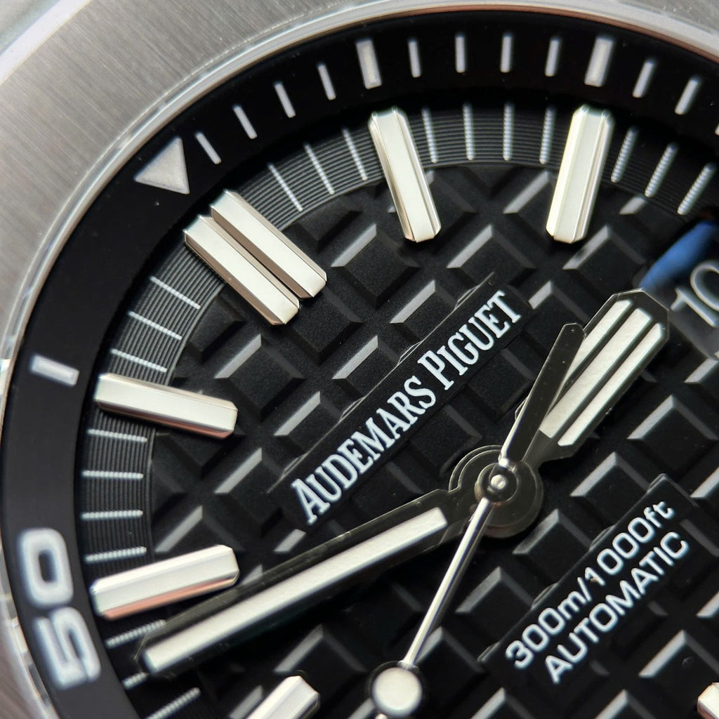 Audemars Piguet Royal Oak Offshore Diver 15710 Watch Black Dial Metal Wire 42mm