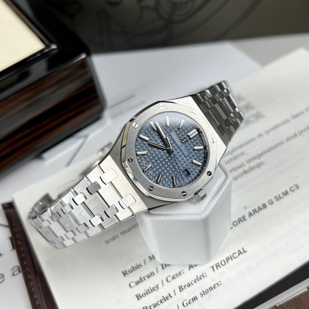 Audemars Piguet Watch Royal Oak Blue Dial Metal Wire 34mm