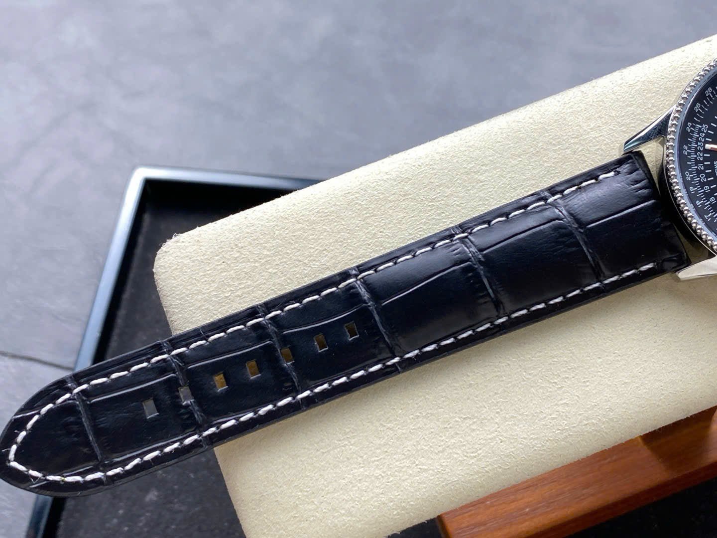 Breitling Navitimer Automatic A17326241B1P1 Watch Black Leather Strap 41mm