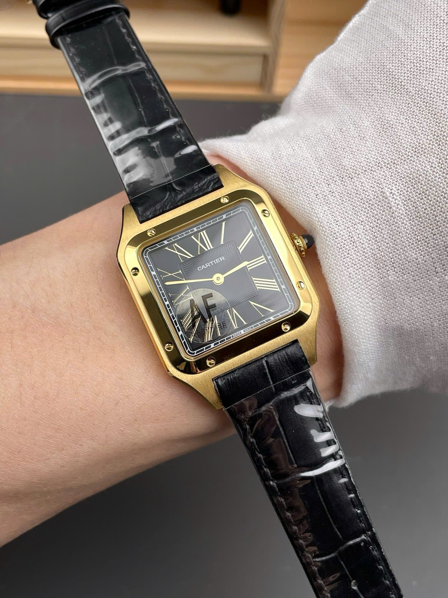 Cartier Santos-Dumont WGSA0077 Watch Men Leather Strap Black 43,5×31,4mm
