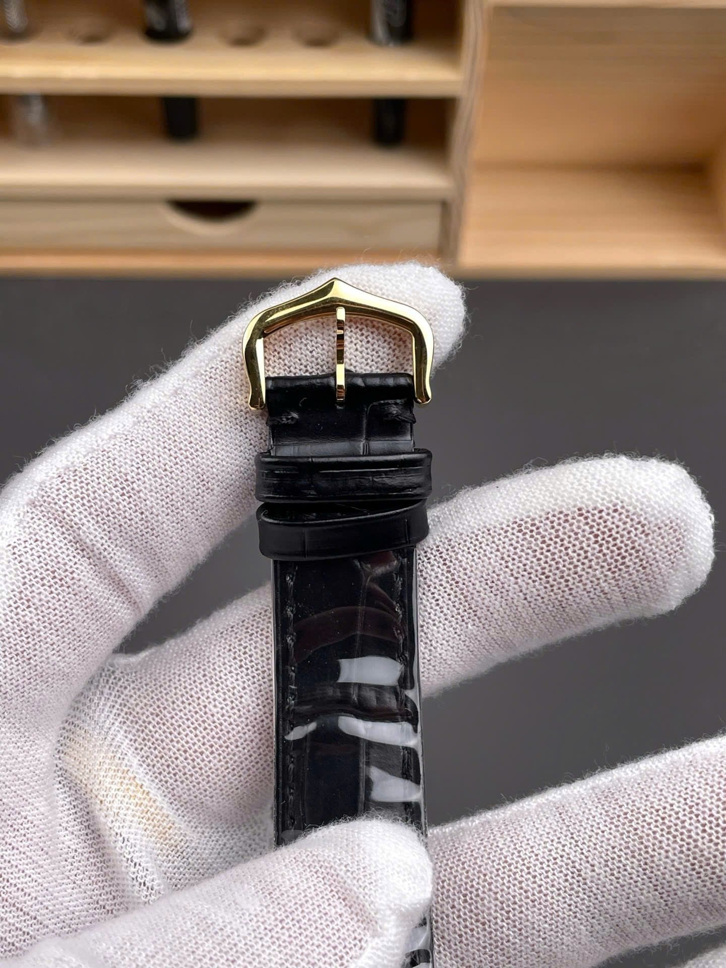Cartier Santos-Dumont WGSA0077 Watch Men Leather Strap Black 43,5×31,4mm