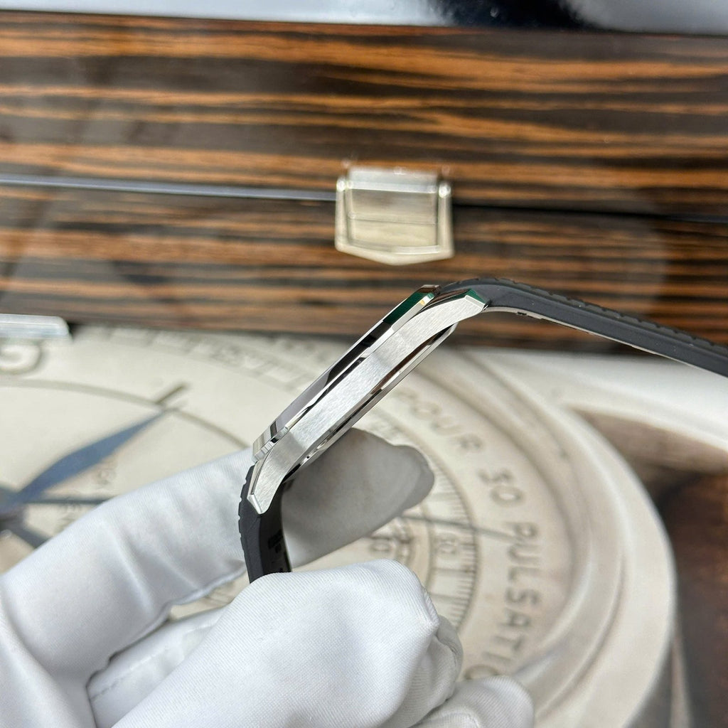 Patek Philippe Aquanaut 5167 Watch 40mm