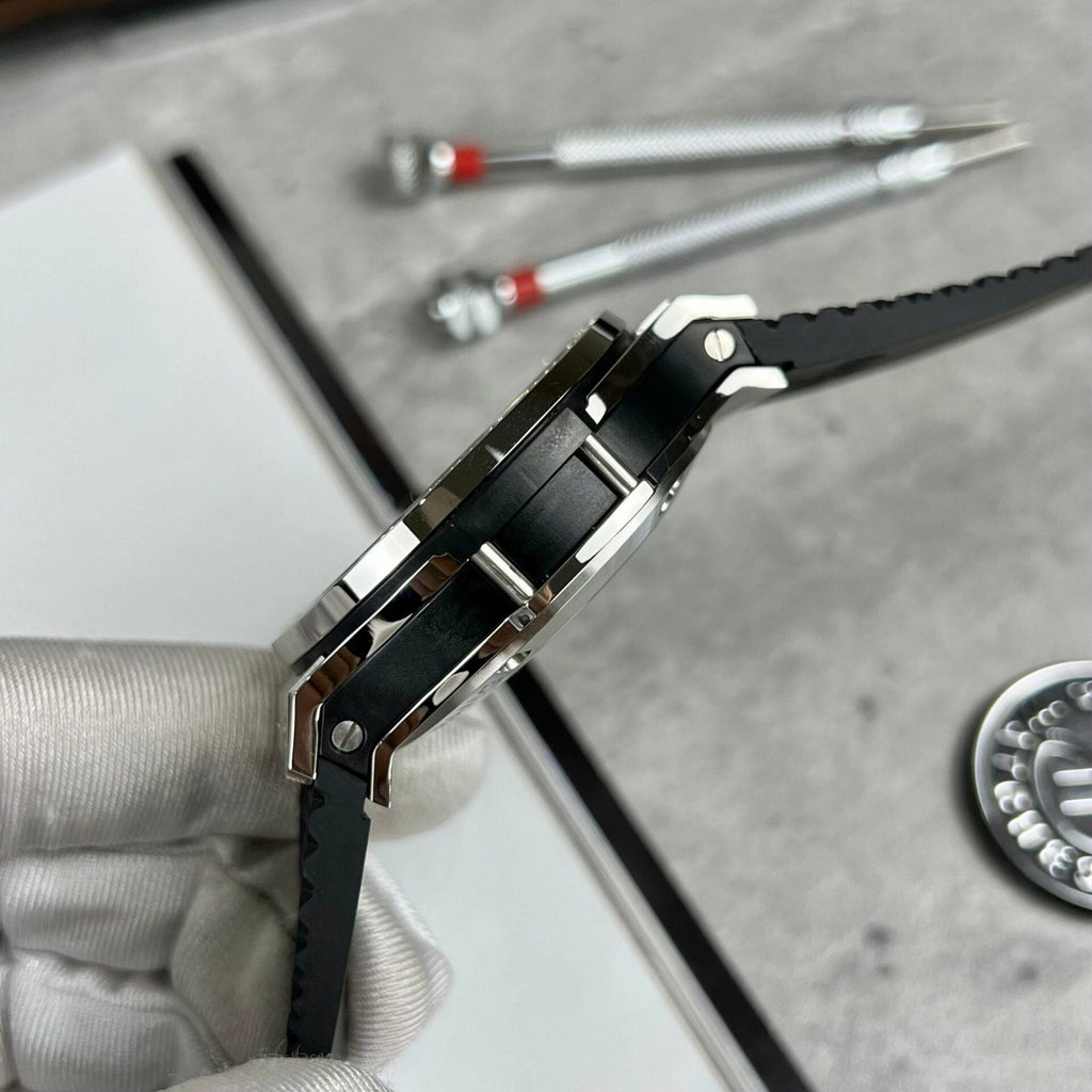 Hublot  Watch Big Bang Geneve Chronograph With Diamonds Bezel 44mm