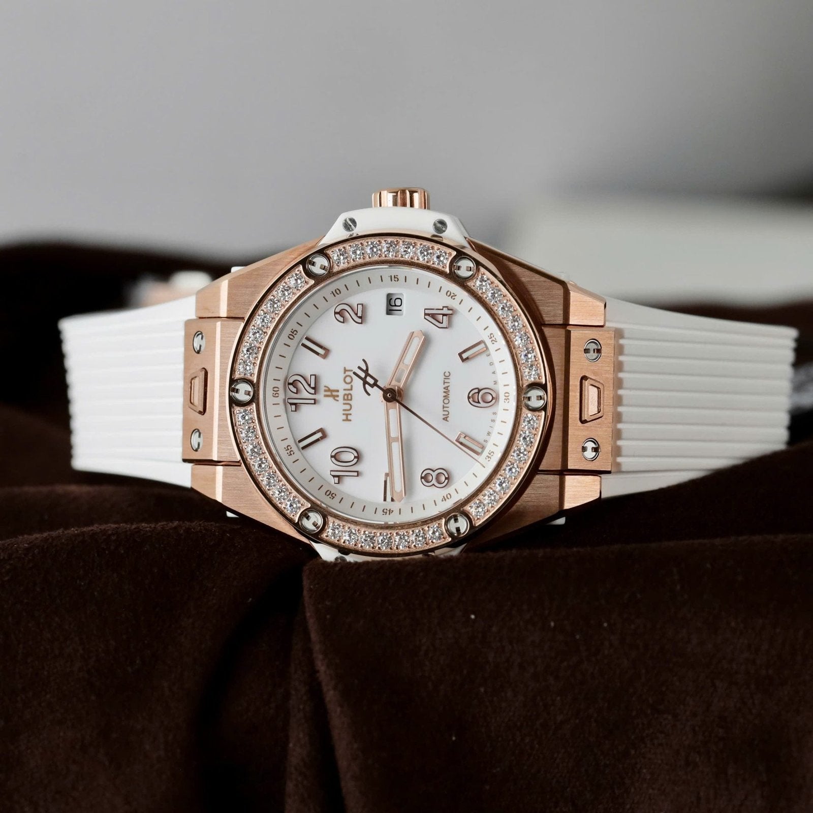 Hublot Big Bang  King Gold  Watch White Rubber Strap 39mm