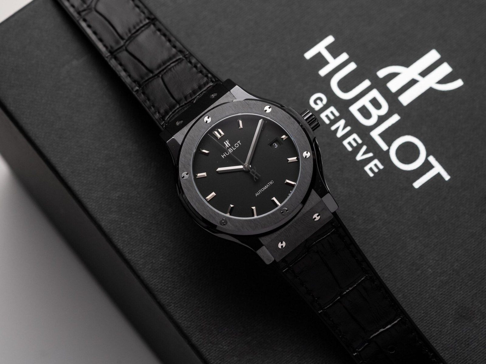 Hublot Classic Fusion  Watch Ceramic Carbon Dial Leather Strap 42mm